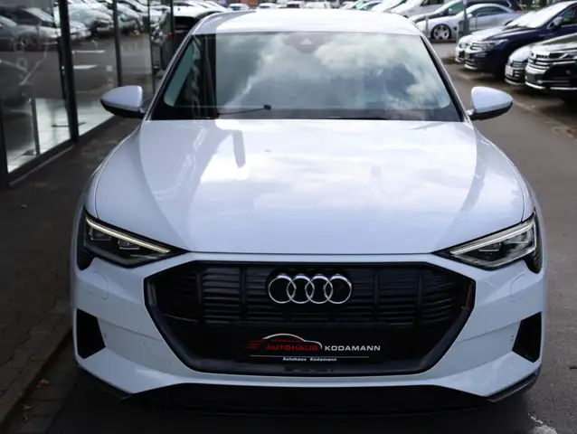 Audi E-Tron view 3