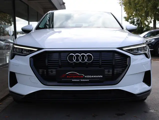 Audi E-Tron view 4
