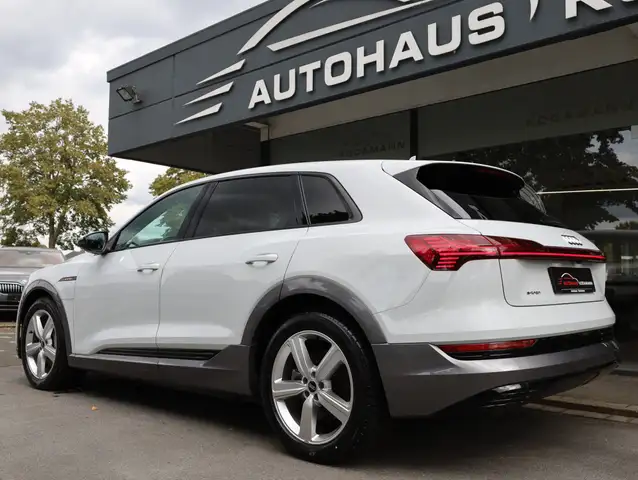 Audi E-Tron view 9