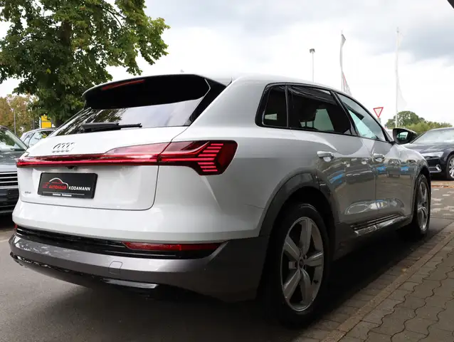 Audi E-Tron view 13