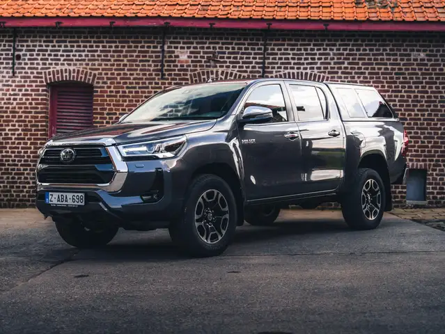 Toyota Hilux Lounge 2.8D AUTOMAAT