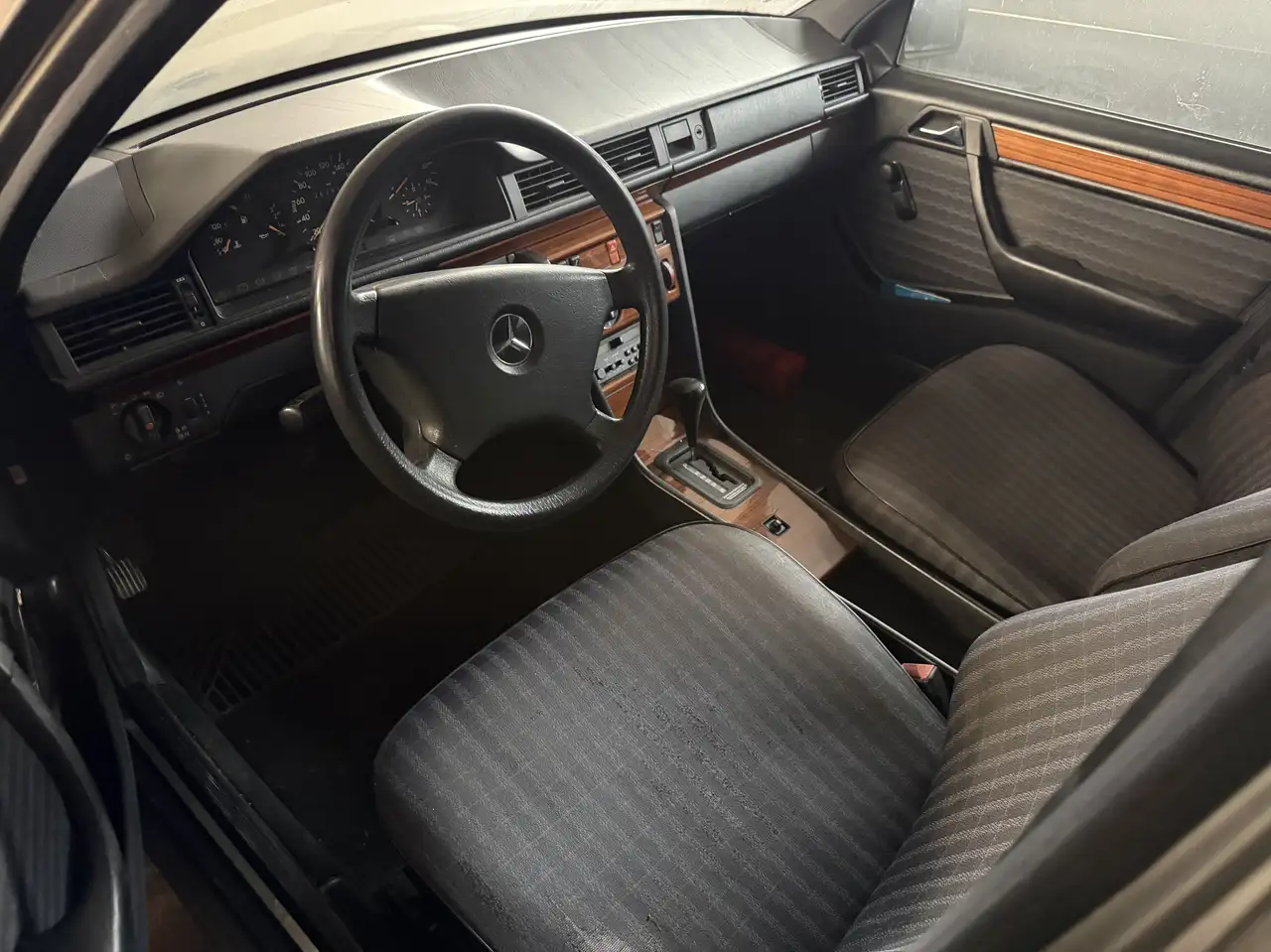 Mercedes-Benz E 300 D E -Klasse Lim. (BM 124) 300 D,1.Hand, foto 9