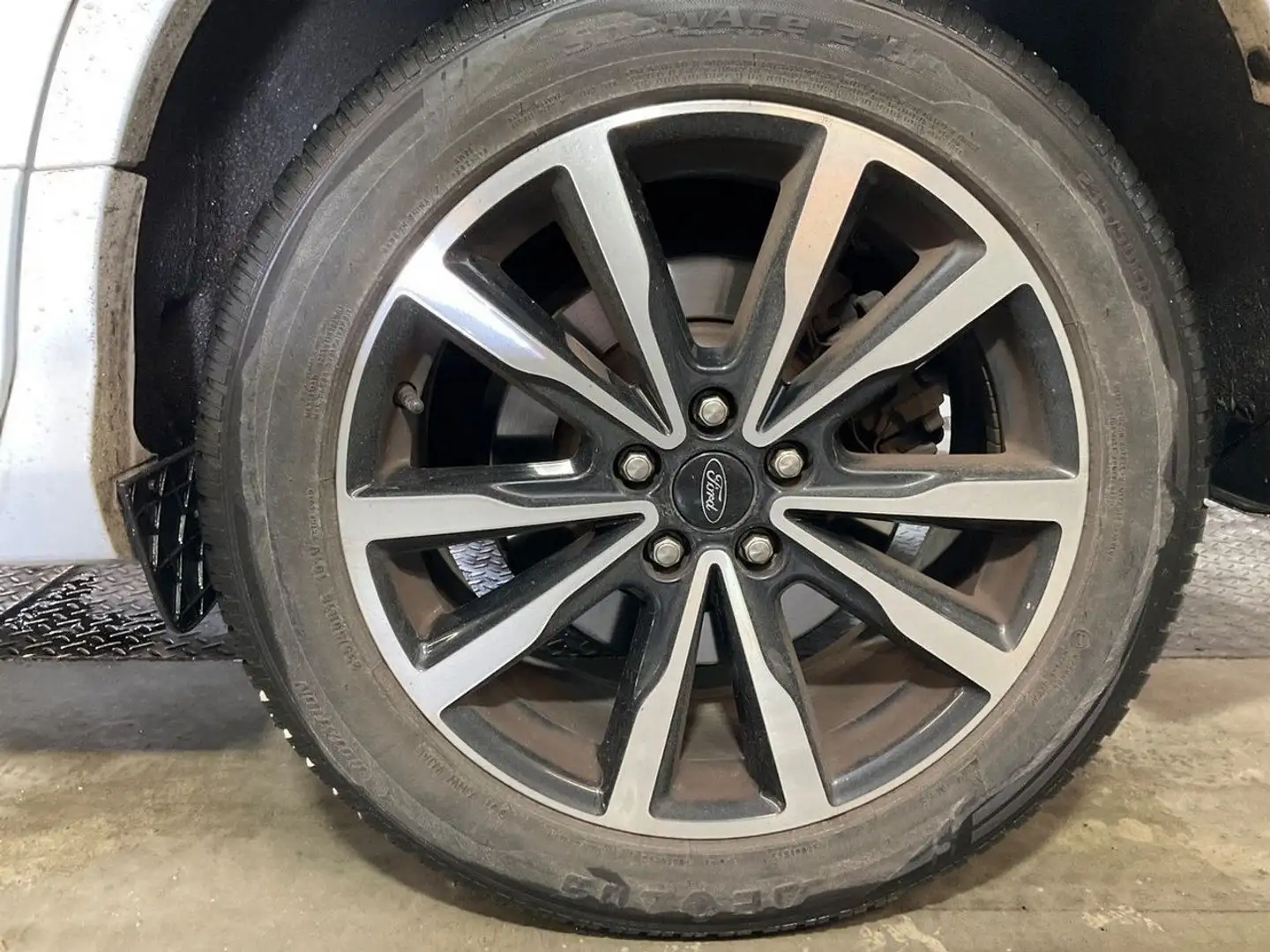 Ford Kuga Kuga 2,0 TDCi ST-Line Powershift Aut. AWD ST-Line Weiß - 2