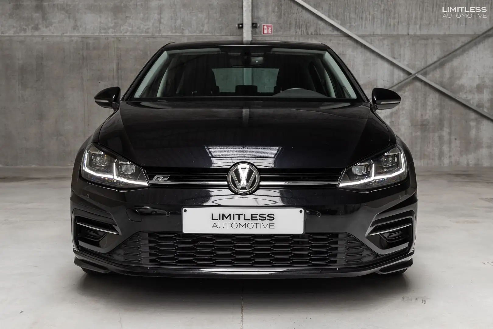Volkswagen Golf 1.0 TSI DSG | R-Line / LED / FULL Siyah - 2