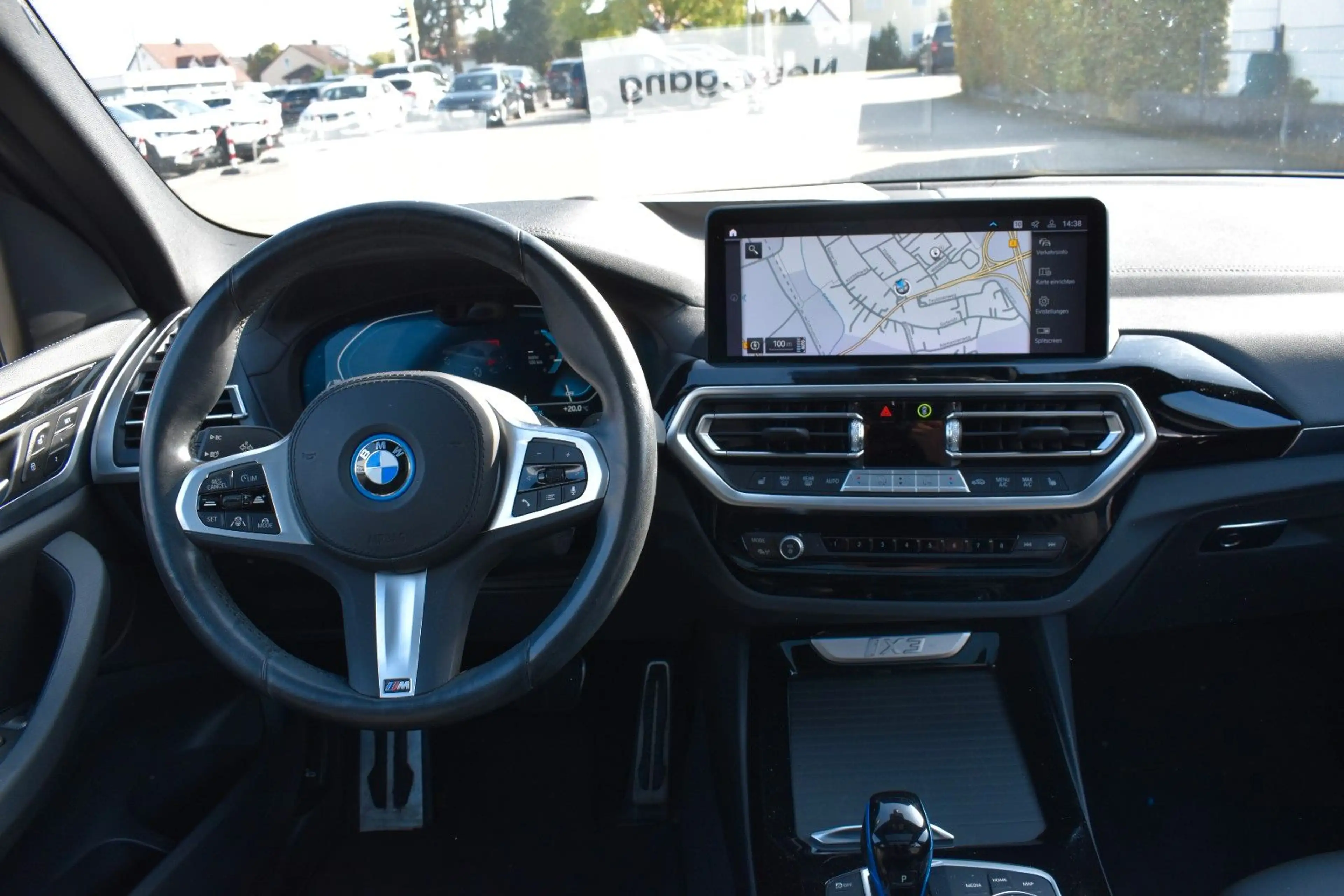 BMW iX3 Inspiring Abstandstempomat M Sport Pano LED — photo 11