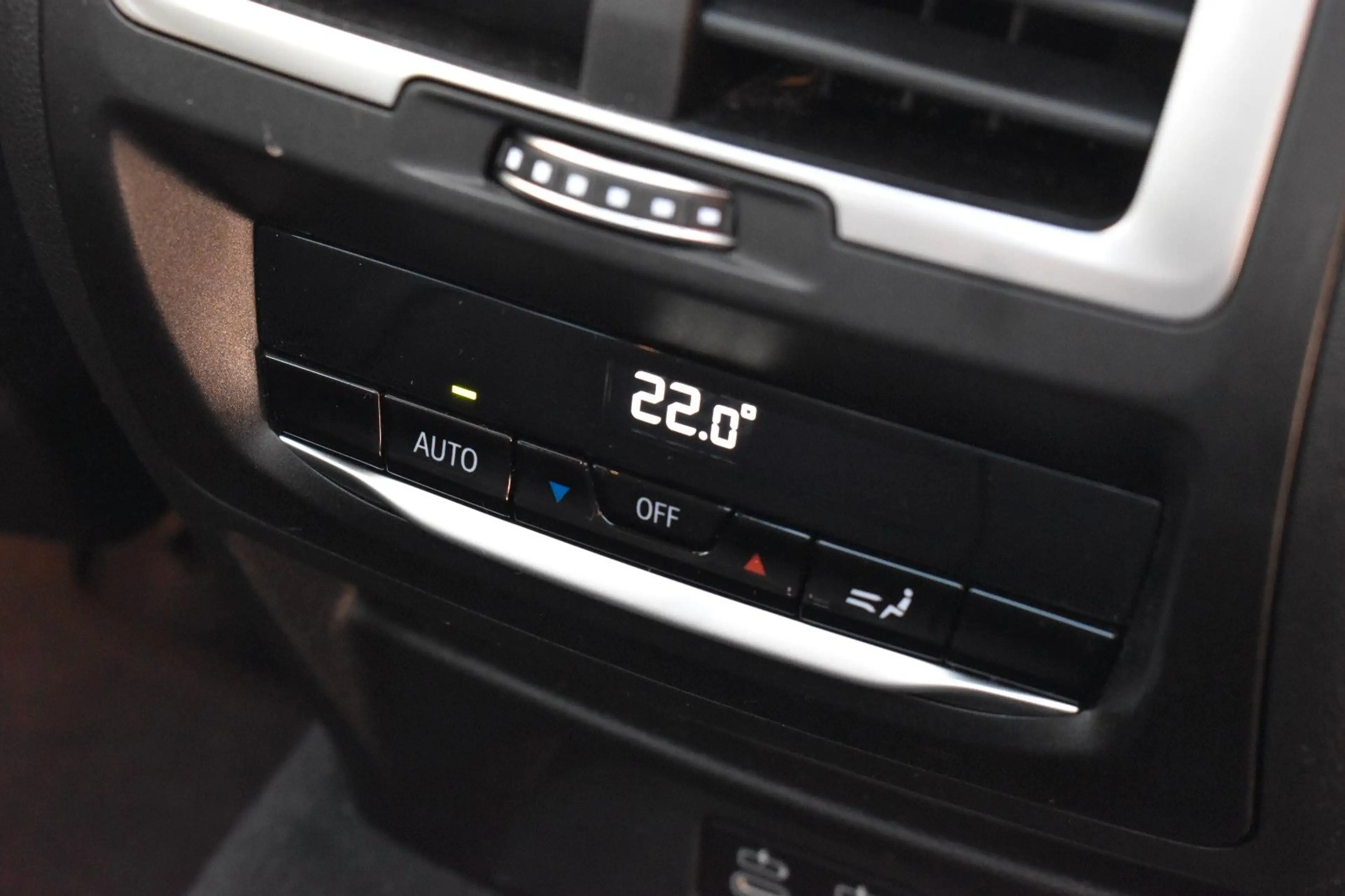 BMW iX3 Inspiring Abstandstempomat M Sport Pano LED — photo 15