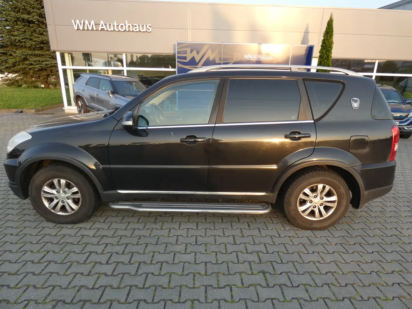 SsangYong Rexton W 2.0 2WD Crystal AHK Alu für Export Schwarz - 2
