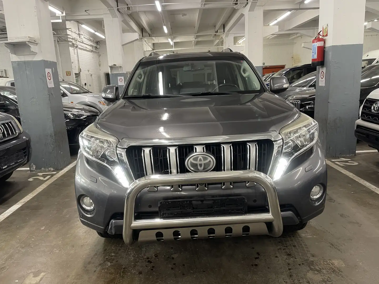 Toyota Land Cruiser Prado Grau - 2