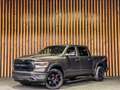 Dodge RAM 1500 5.7 V8 402PK 4x4 Crew Cab Laramie | PANORAMAD Gris - thumbnail 2