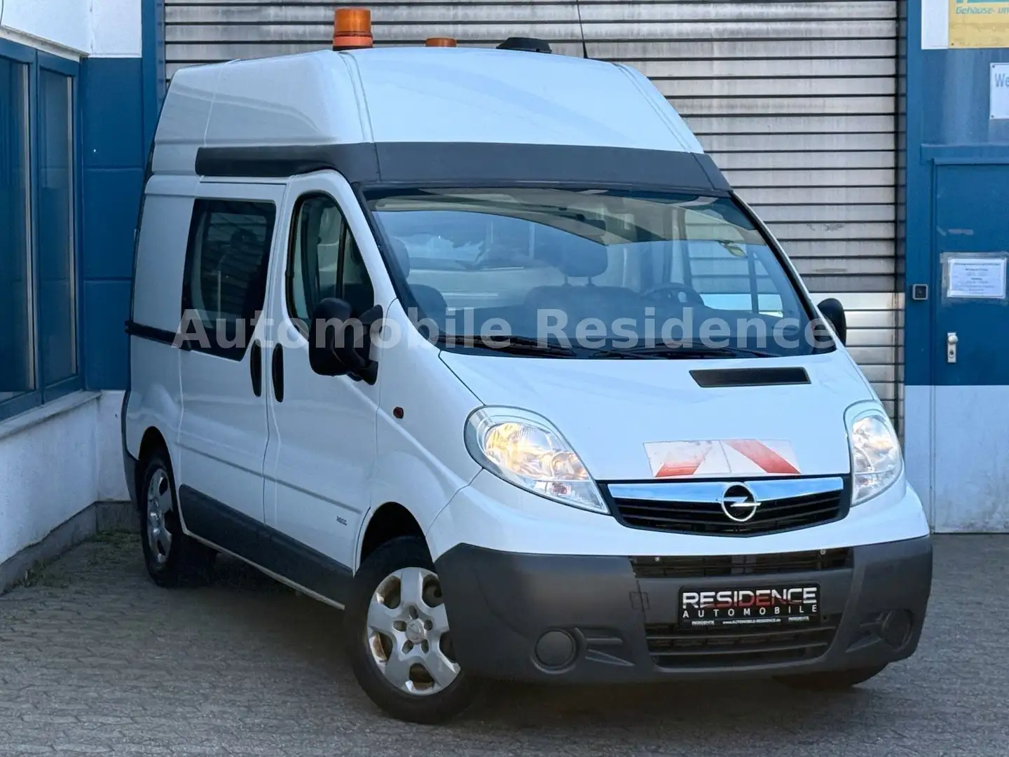 Opel Vivaro L1H2 2,9T HOCH*REGALSYSTEM*KLIMA*AHK*1HD Blanco - 2