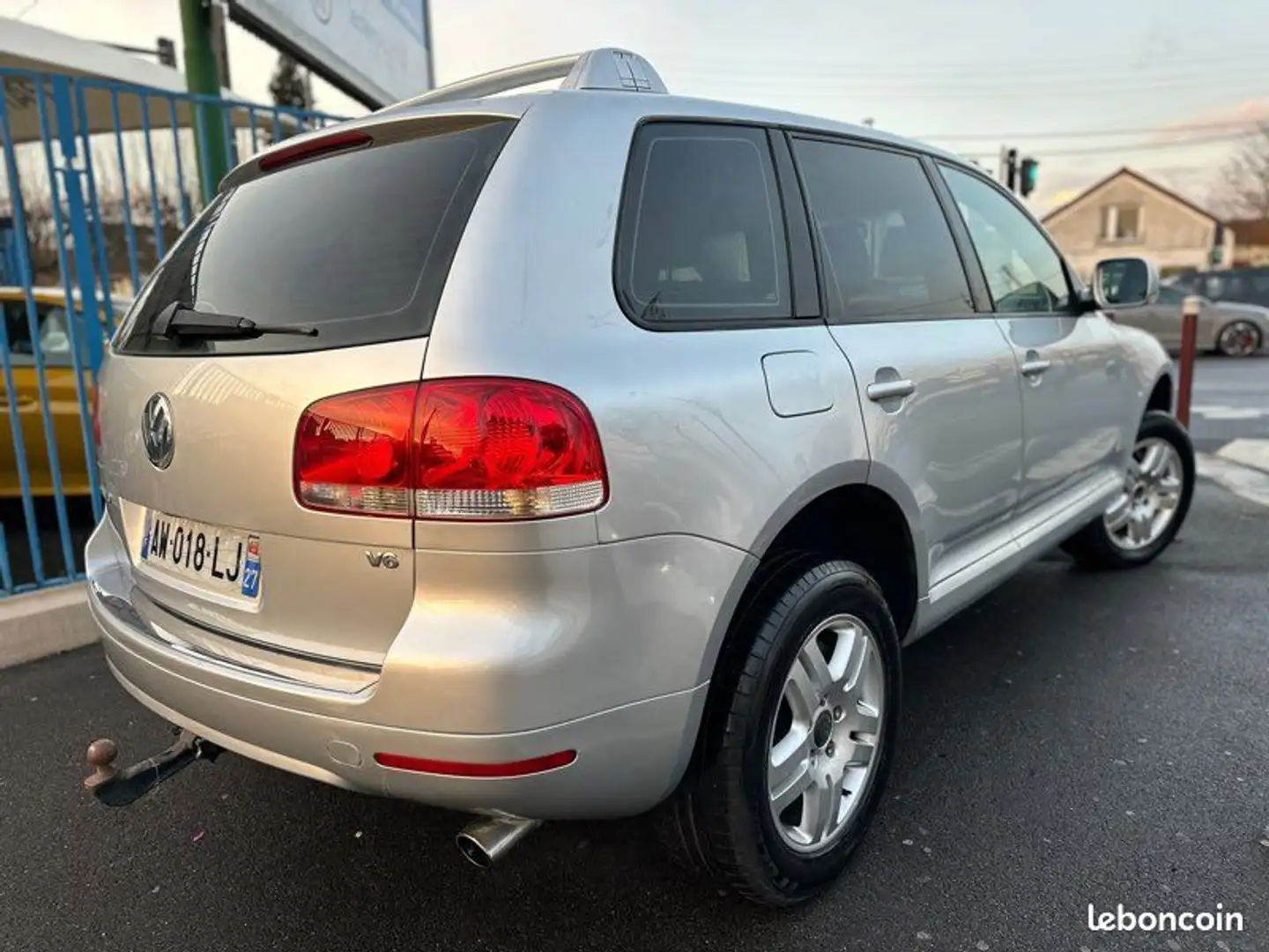 Volkswagen Touareg 3.2l V6 220ch BVA finition carat Gris - 2