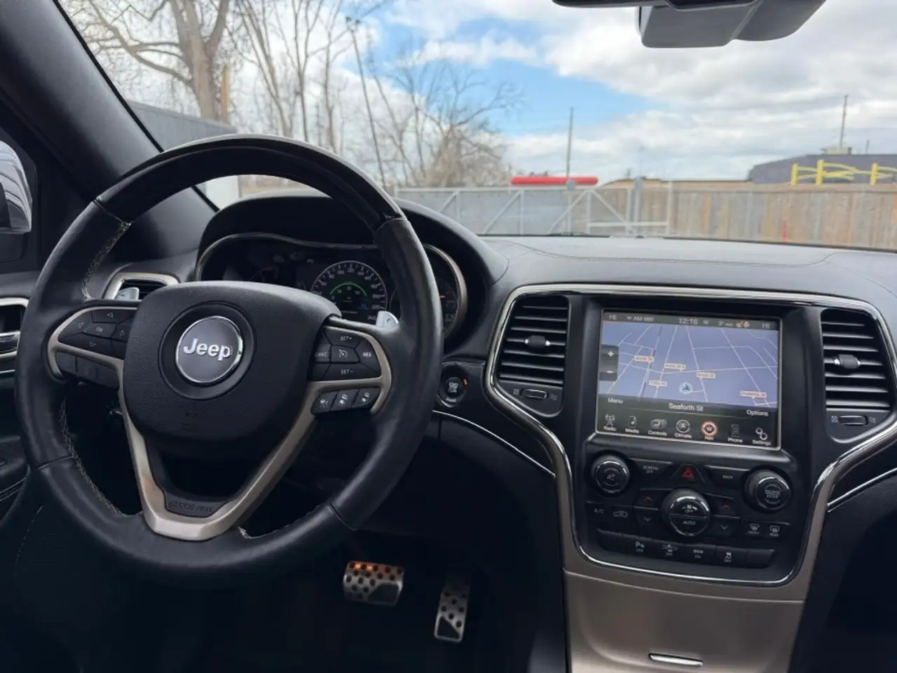 Jeep Grand Cherokee снимка Jeep Grand Cherokee