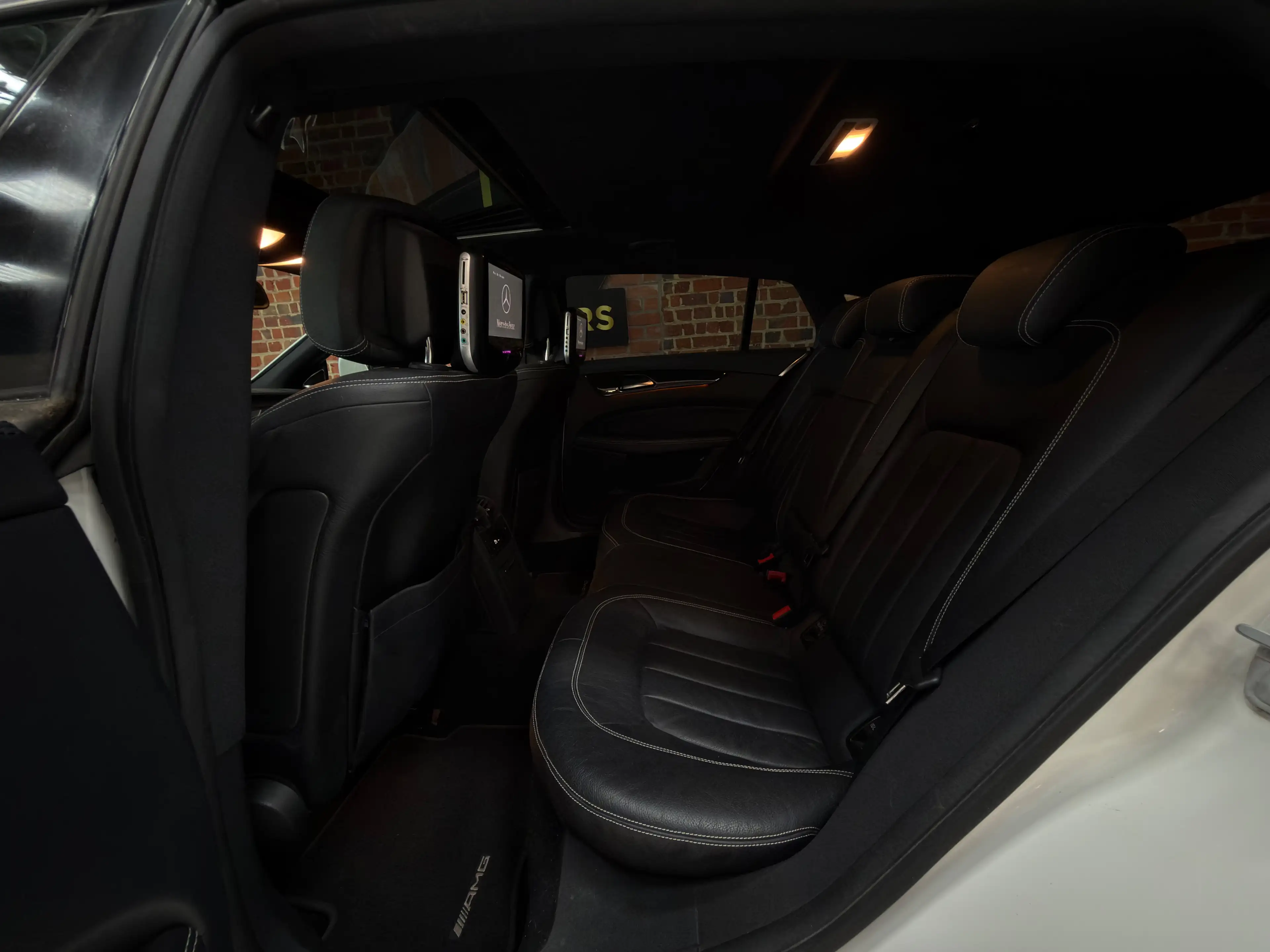 Mercedes-Benz CLS 350 CLS 350 CDI 4-Matic BE — photo 7