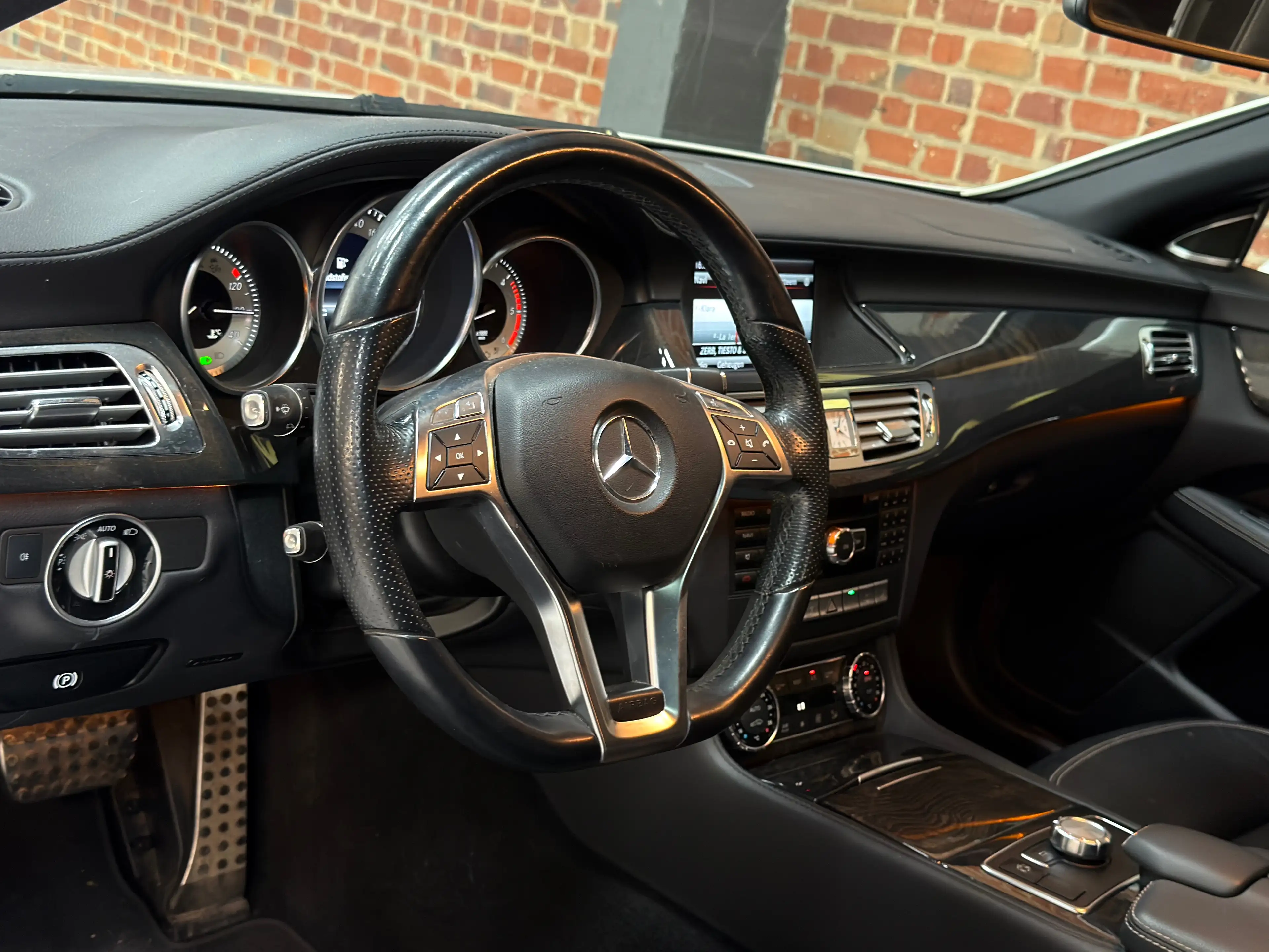 Mercedes-Benz CLS 350 CLS 350 CDI 4-Matic BE — photo 10
