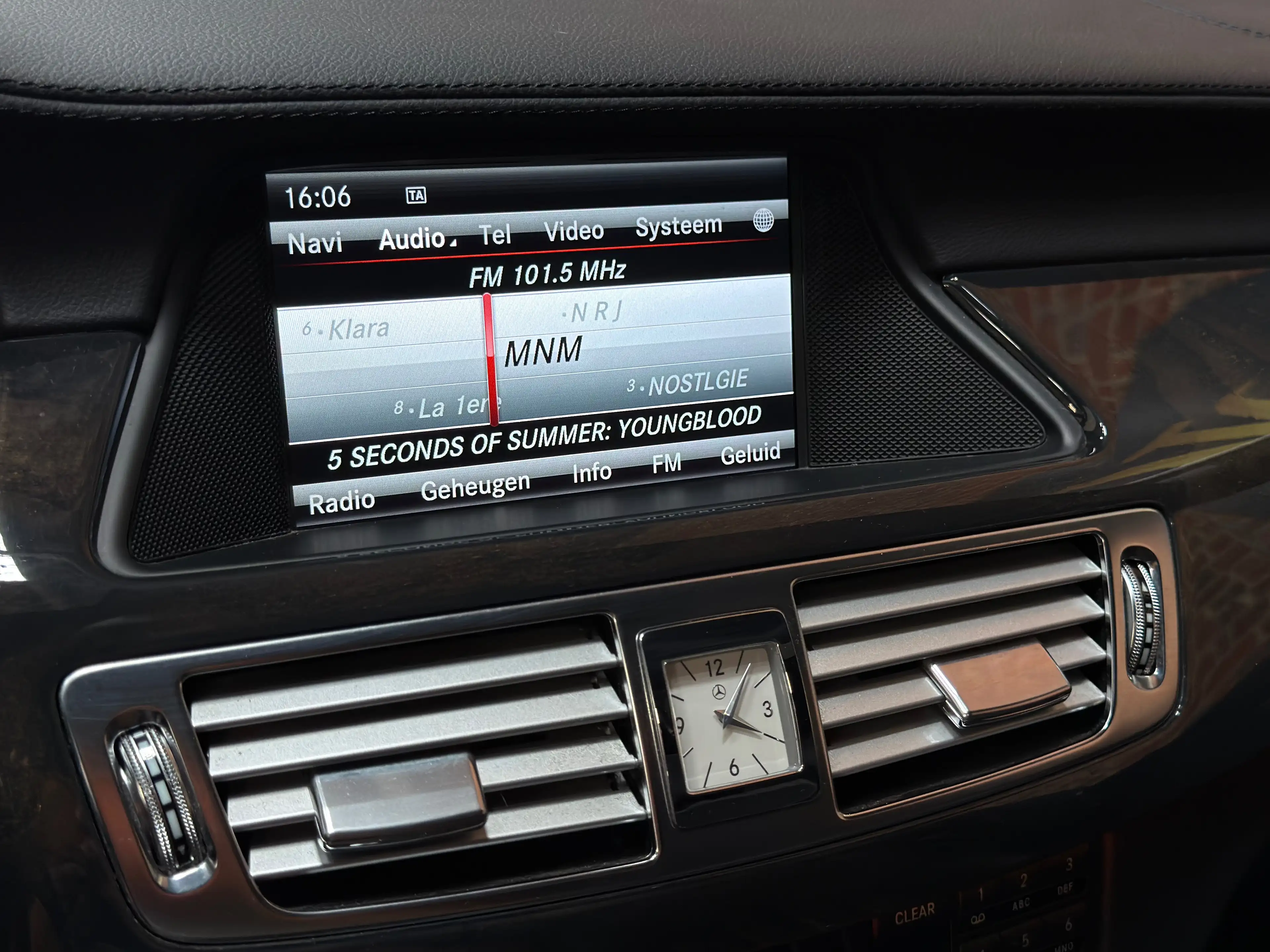 Mercedes-Benz CLS 350 CLS 350 CDI 4-Matic BE — photo 13