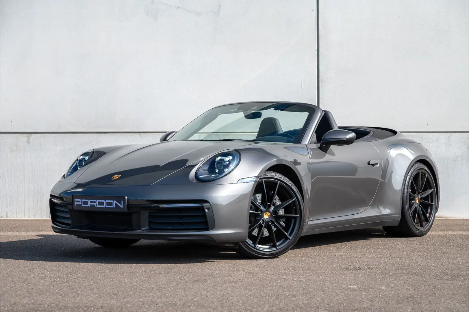 Porsche 992 992 Cabrio 3.0 Carrera Sport Chrono / Sportuitlaat Grijs - 1