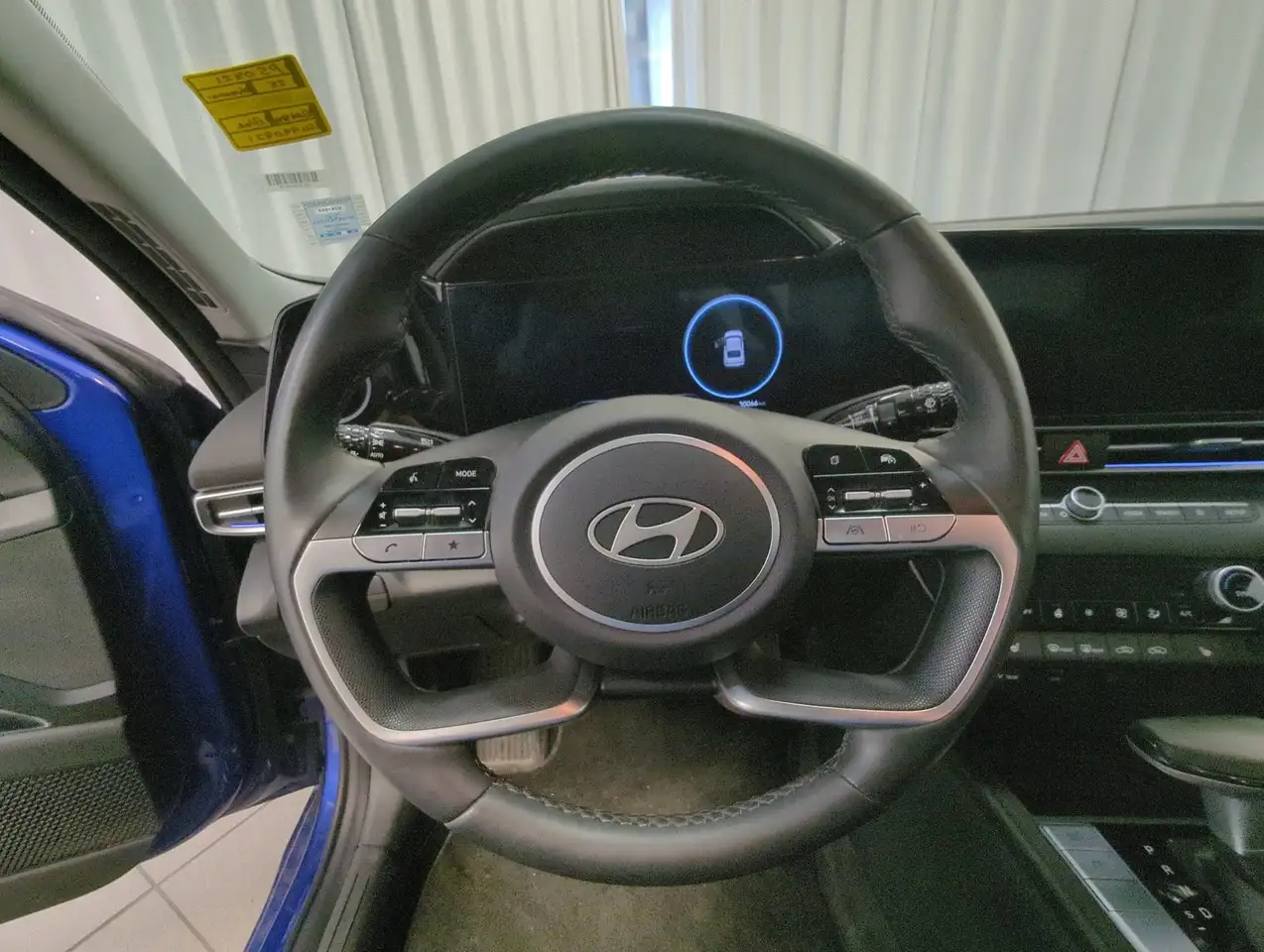 Hyundai ELANTRA снимка Hyundai ELANTRA