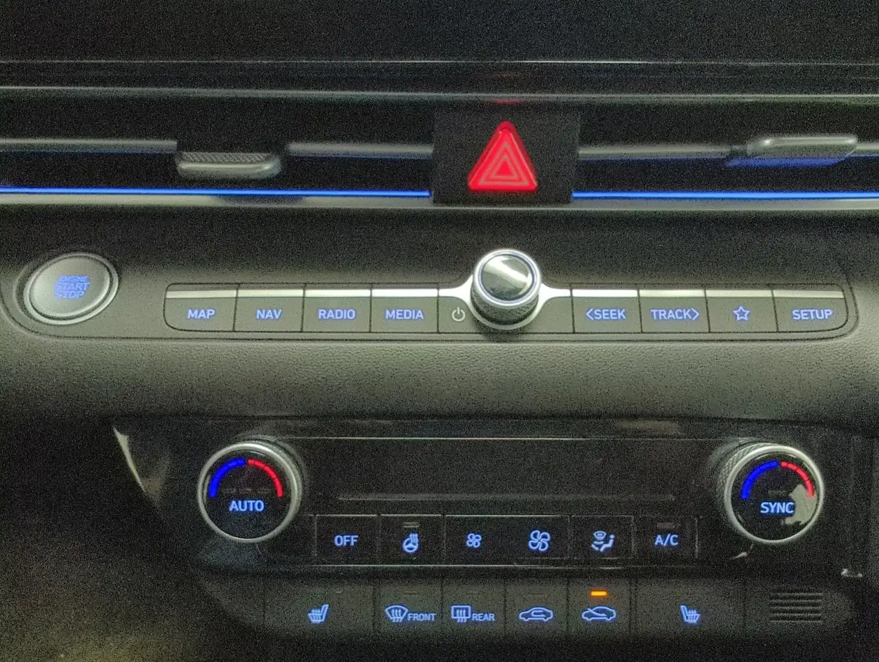 Hyundai ELANTRA снимка Hyundai ELANTRA