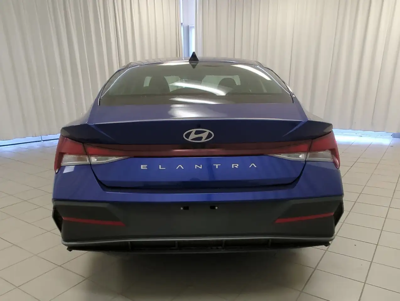 Hyundai ELANTRA снимка Hyundai ELANTRA