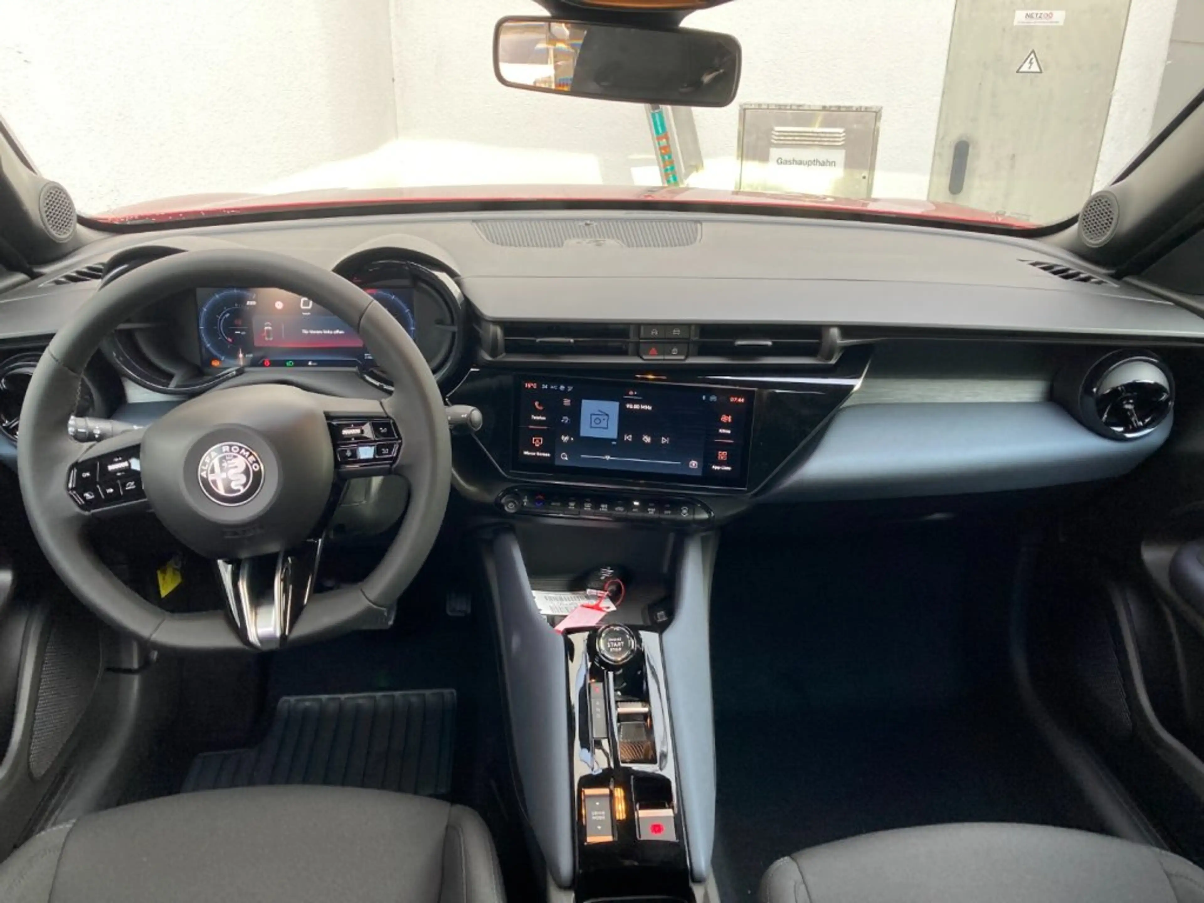 Alfa Romeo Junior IBRIDA 1.2 145CV MHEV — photo 7