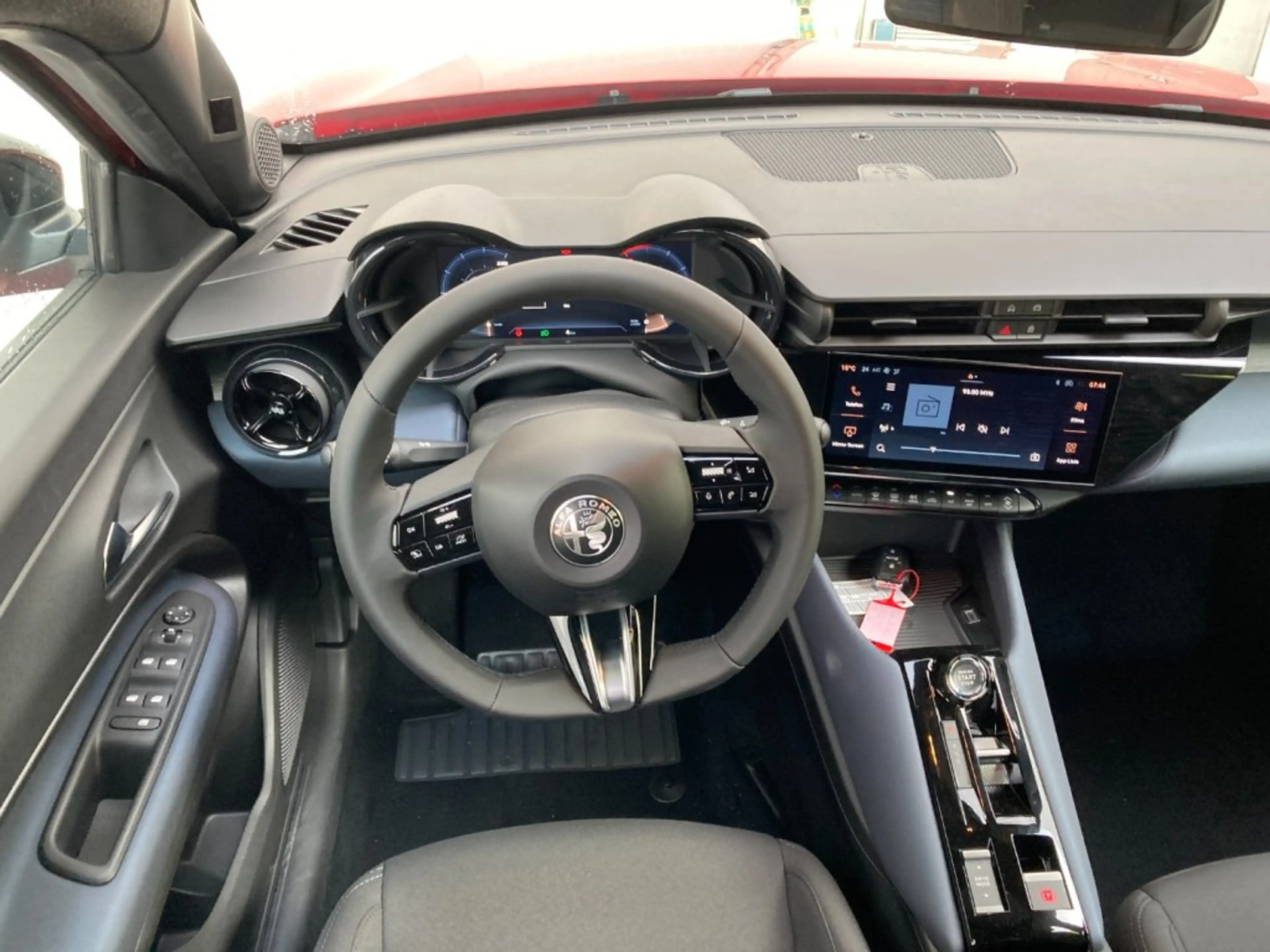 Alfa Romeo Junior IBRIDA 1.2 145CV MHEV — photo 8