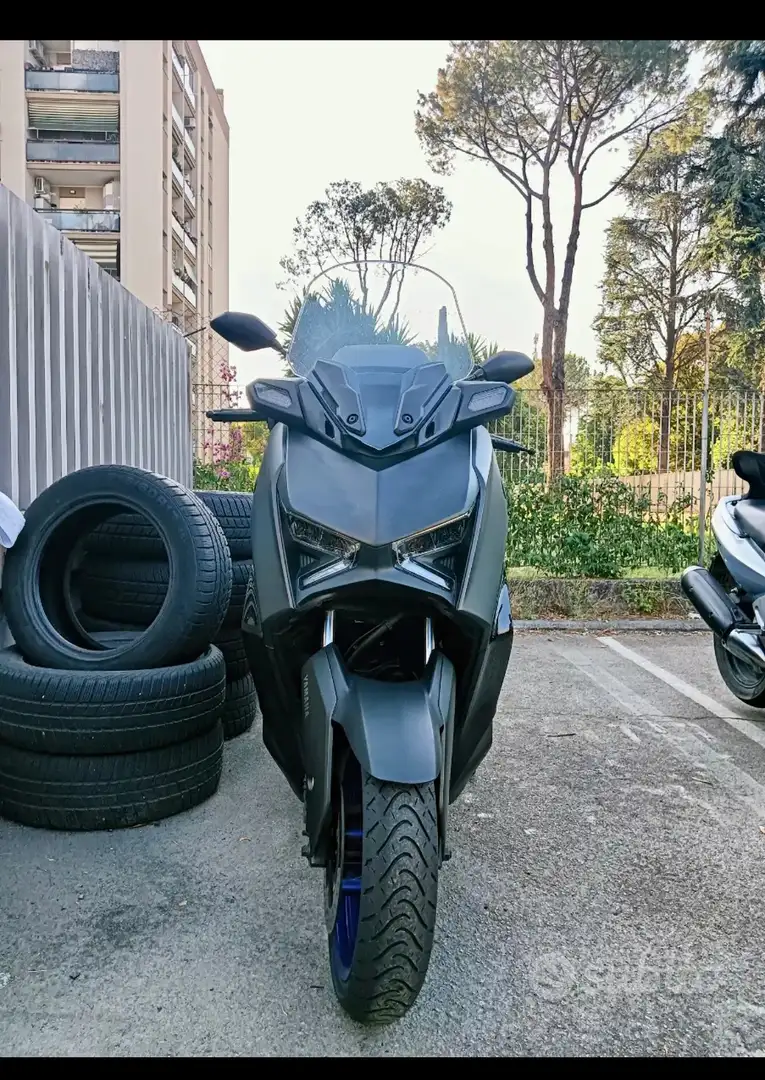 Yamaha X-Max 300 Icon Black Nero - 1