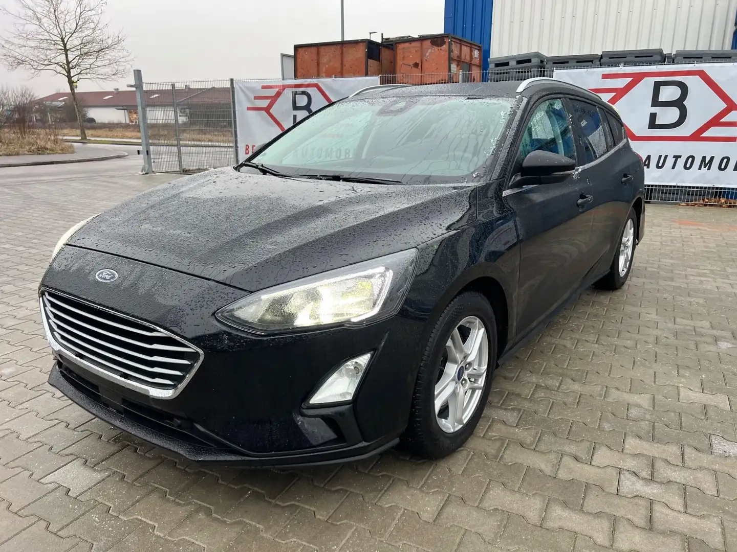 Ford Focus Turnier Cool & Connect Noir - 1