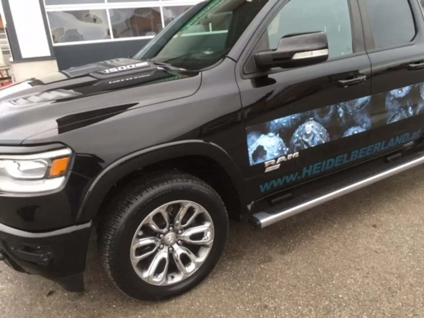 RAM 1500 Motorschaden, Laramie Black Edition, V8 5,7L Schwarz - 2