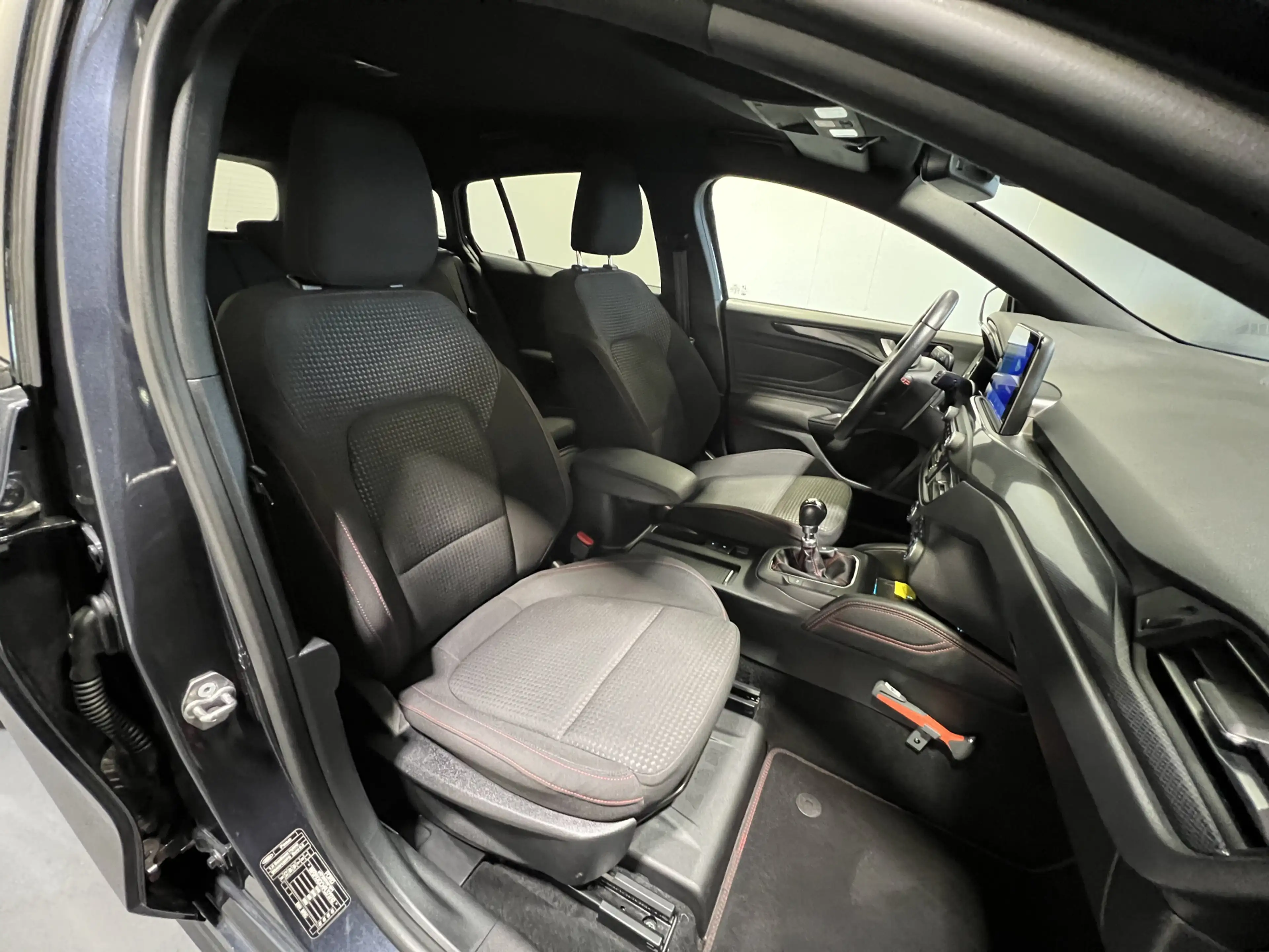 Ford Focus Wagon 1.0 EcoBoost Hybrid ST Line X Business | Nav — photo 31