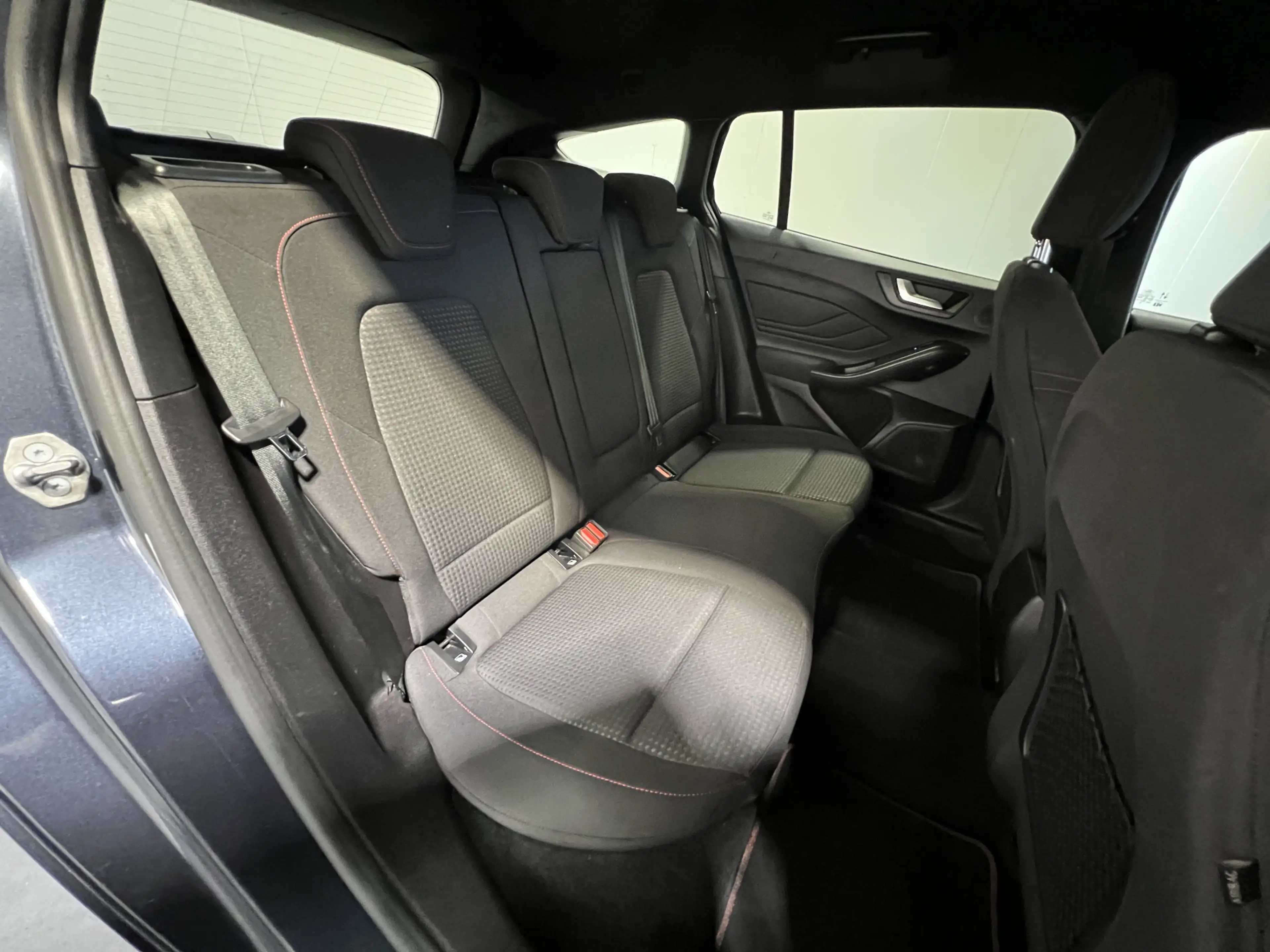 Ford Focus Wagon 1.0 EcoBoost Hybrid ST Line X Business | Nav — photo 30