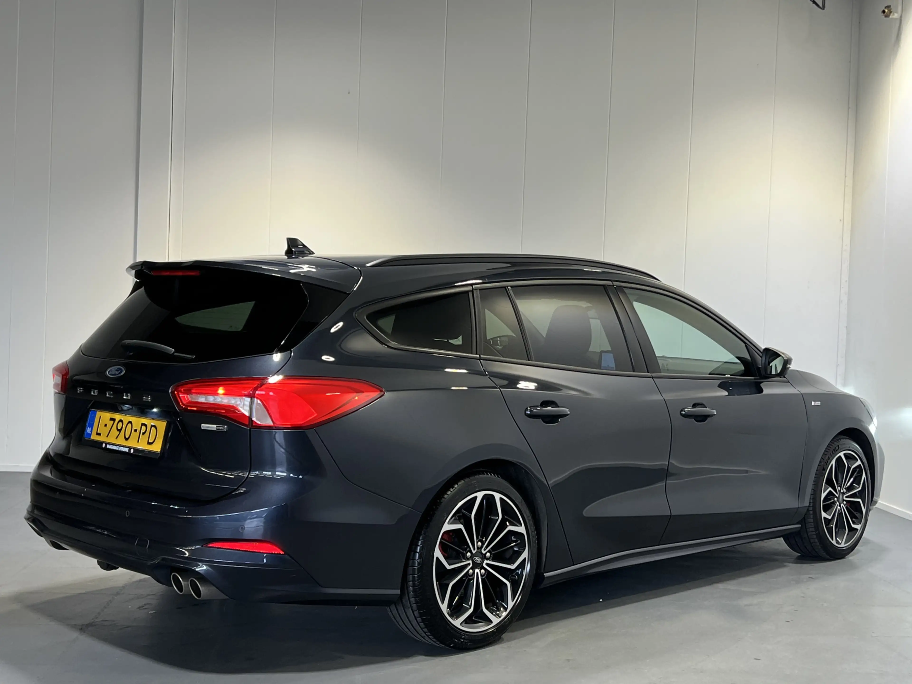 Ford Focus Wagon 1.0 EcoBoost Hybrid ST Line X Business | Nav — photo 2