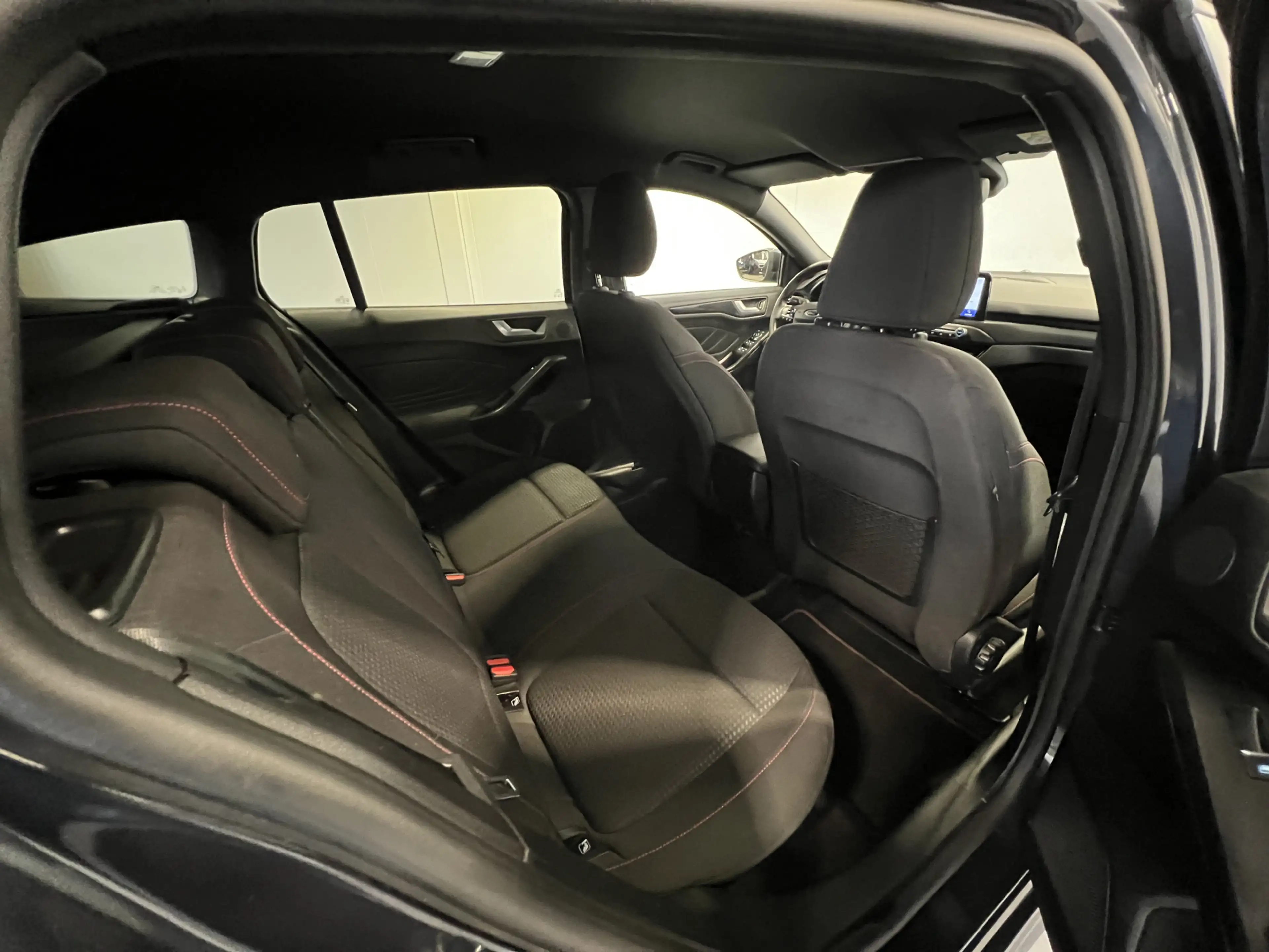 Ford Focus Wagon 1.0 EcoBoost Hybrid ST Line X Business | Nav — photo 8