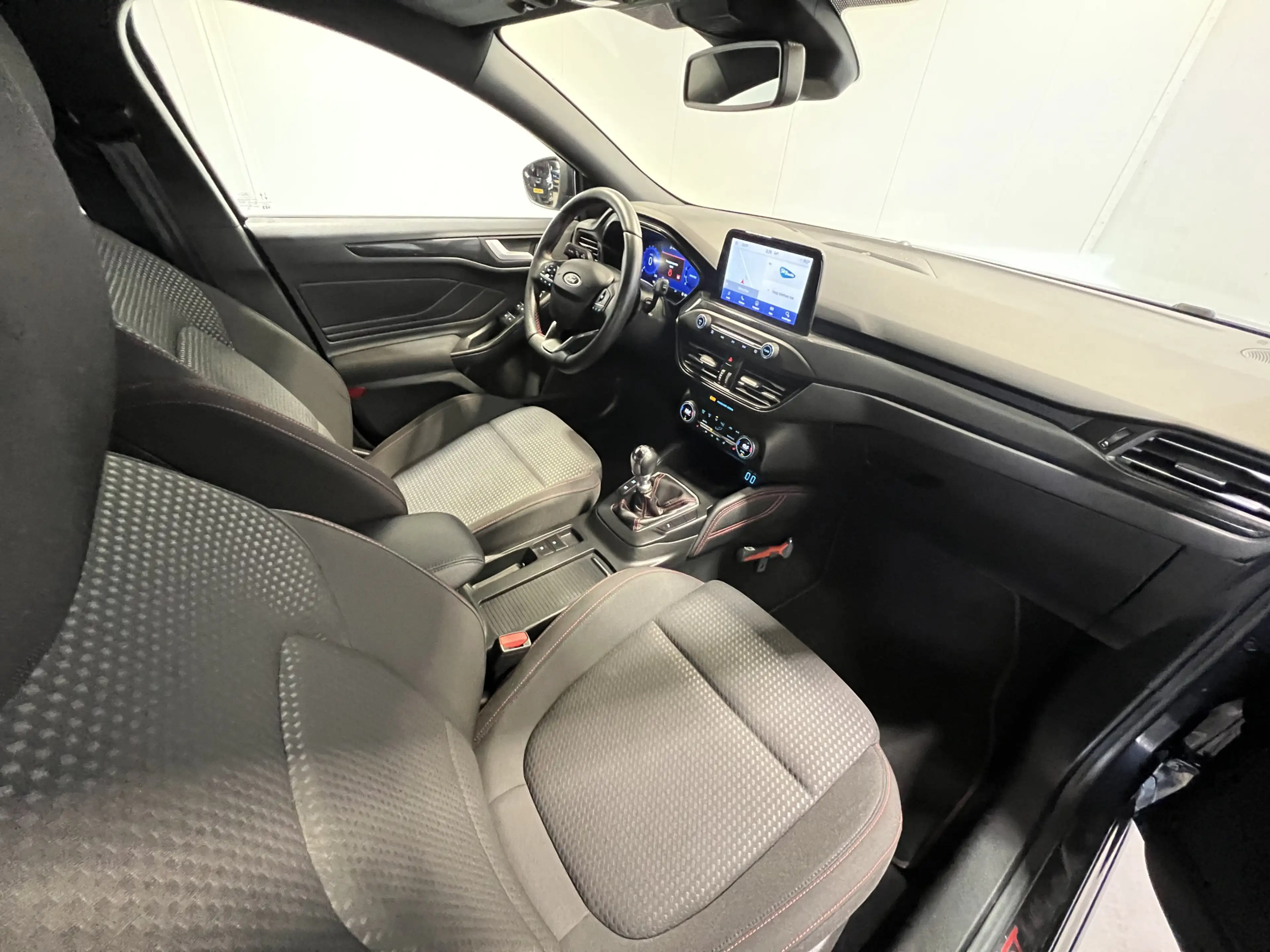 Ford Focus Wagon 1.0 EcoBoost Hybrid ST Line X Business | Nav — photo 7