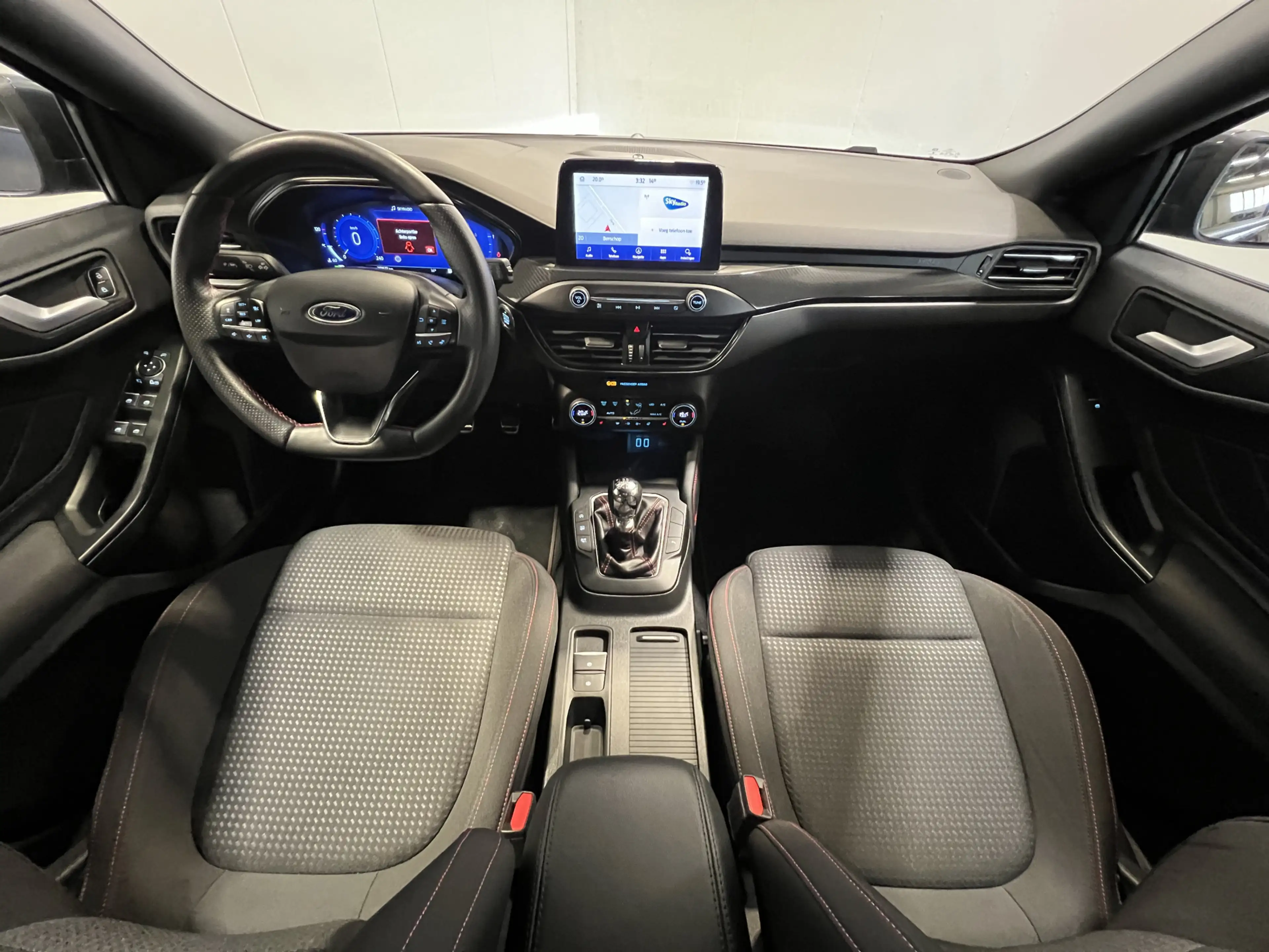 Ford Focus Wagon 1.0 EcoBoost Hybrid ST Line X Business | Nav — photo 5