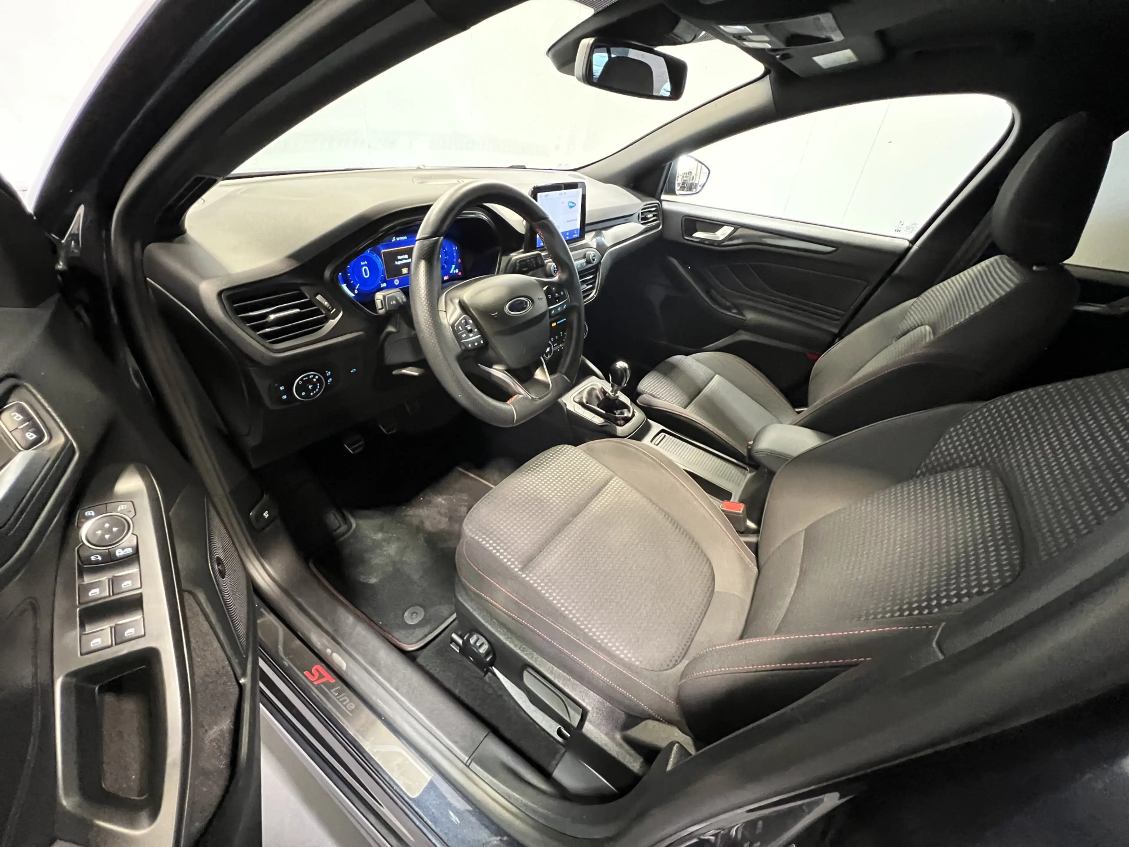 Ford Focus Wagon 1.0 EcoBoost Hybrid ST Line X Business | Nav — photo 6