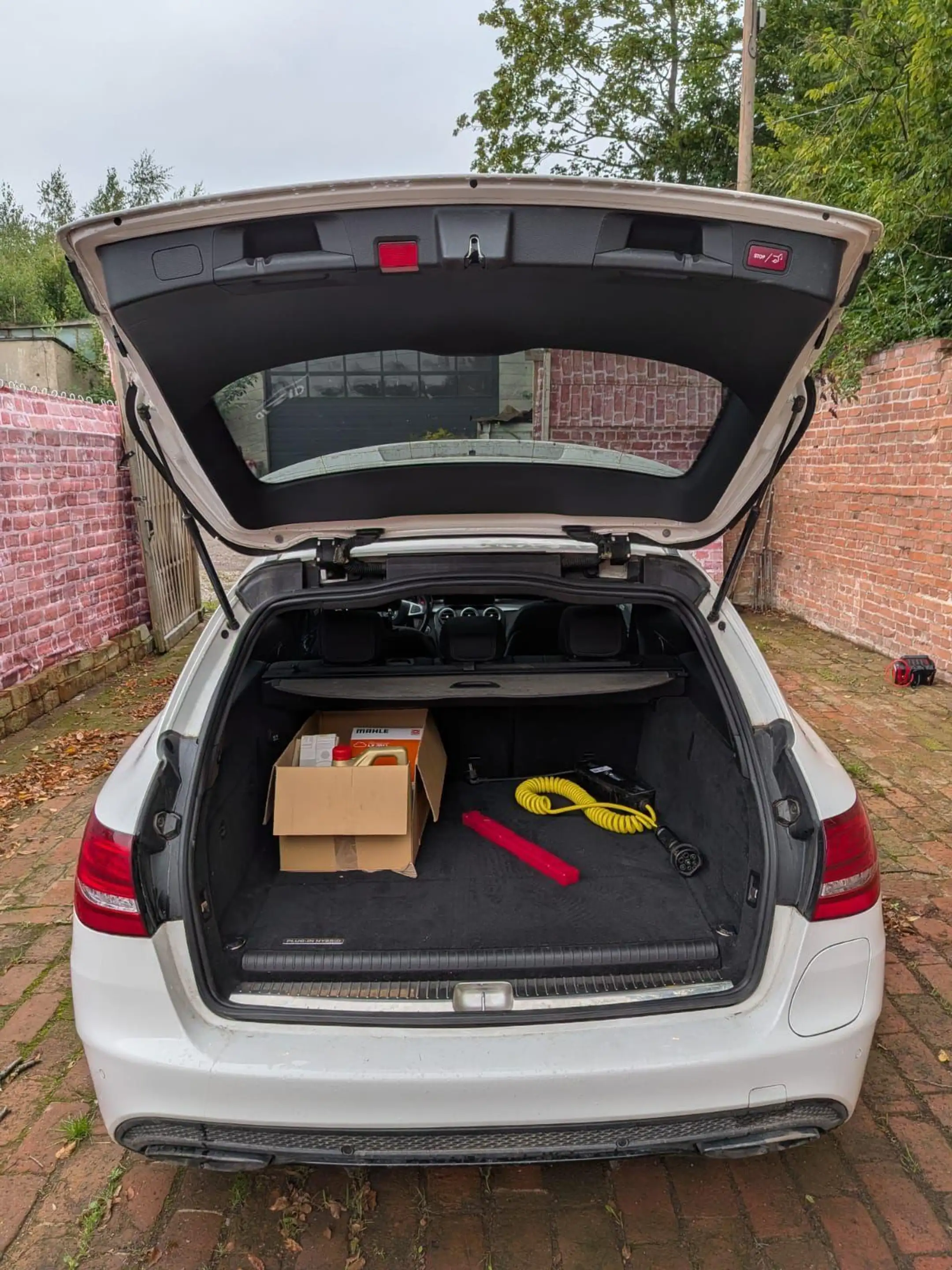 Mercedes-Benz C 350 C T-Modell C 350 e Hybrid Benzin Automatik — photo 14