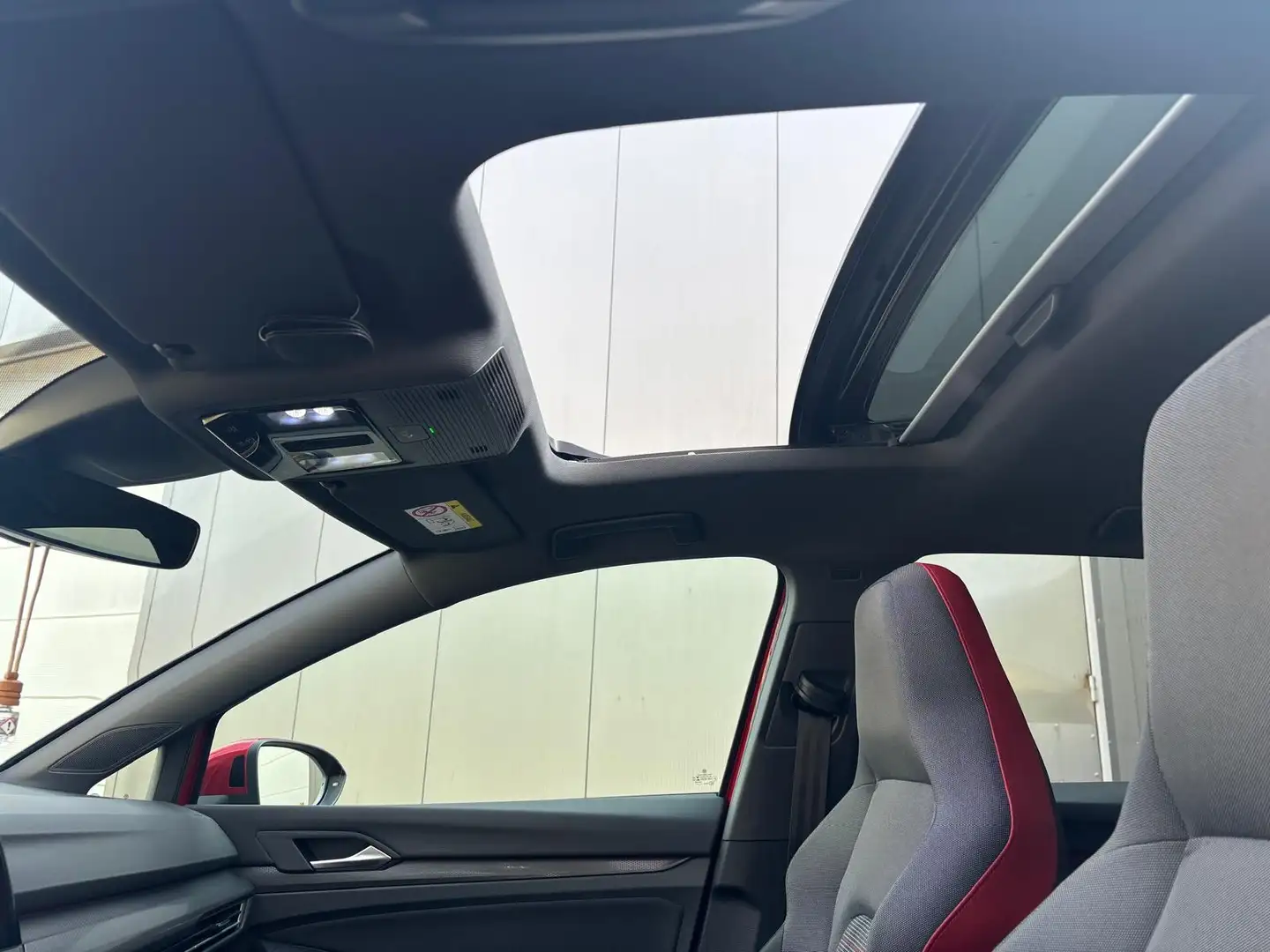 Volkswagen Golf GTI 2.0 TSI DSG 180kW Rood - 1