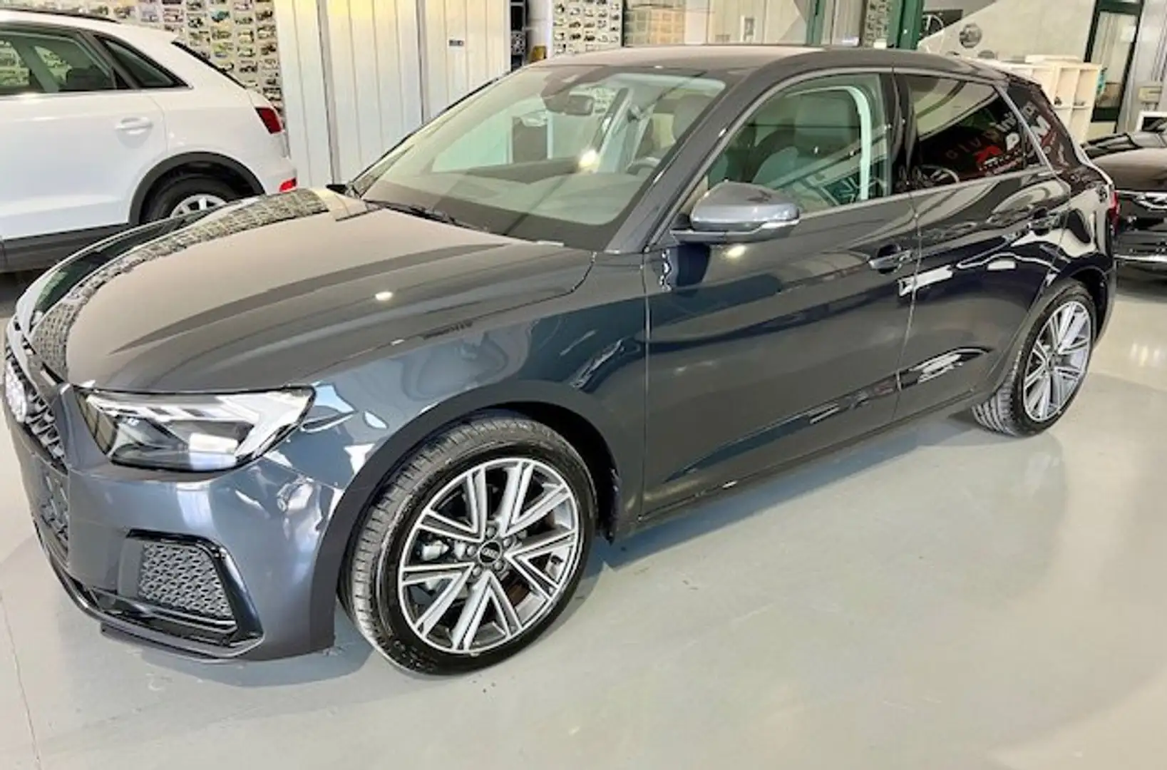 Audi A1 Sportback 30 1.0 tfsi Advanced-Admired s-tronic Gris - 1