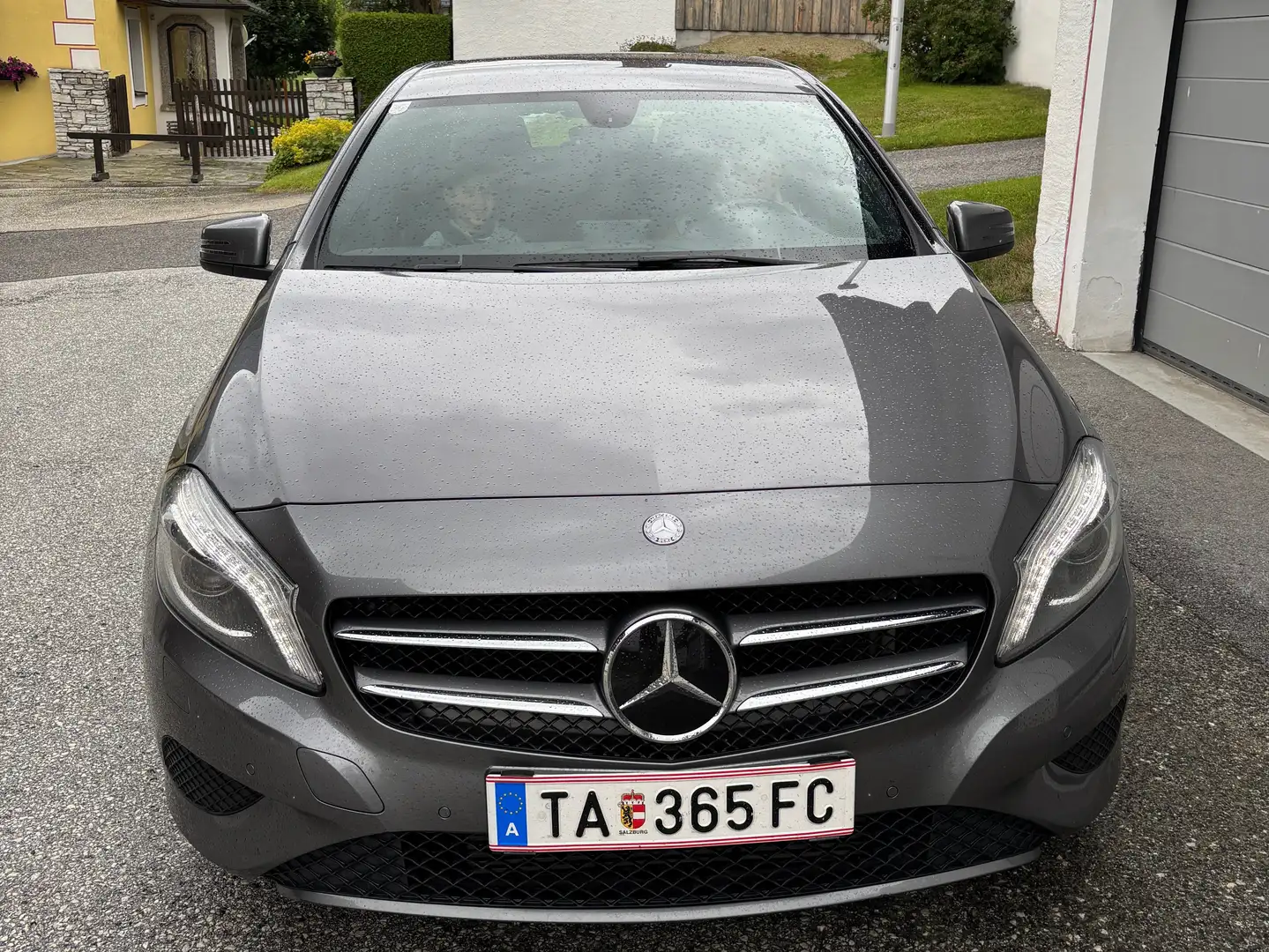Mercedes-Benz A 200 A 200 CDI 4MATIC Grau - 2