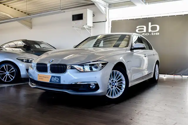BMW 330 e LUXURY LINE, LEDER, HEAD-UP, PDC, LED, AIRCO