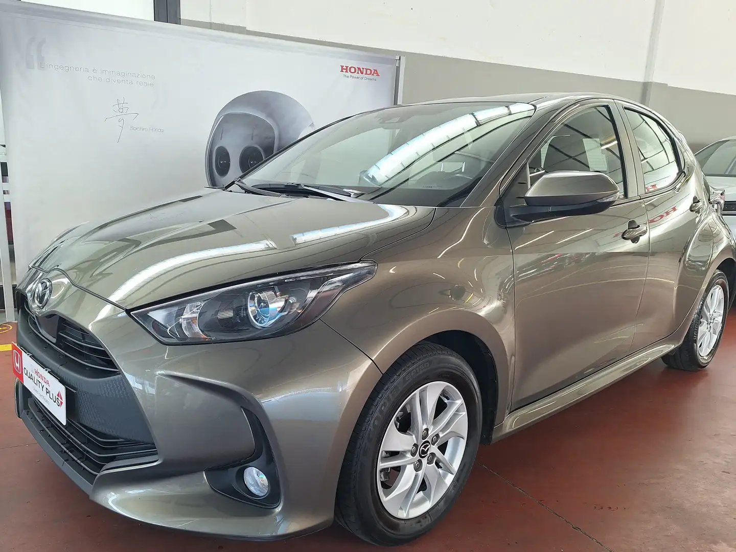 Mazda 2 2 IV 2022 1.5 vvt  hybrid  Comfort  e-cvt Grigio - 1