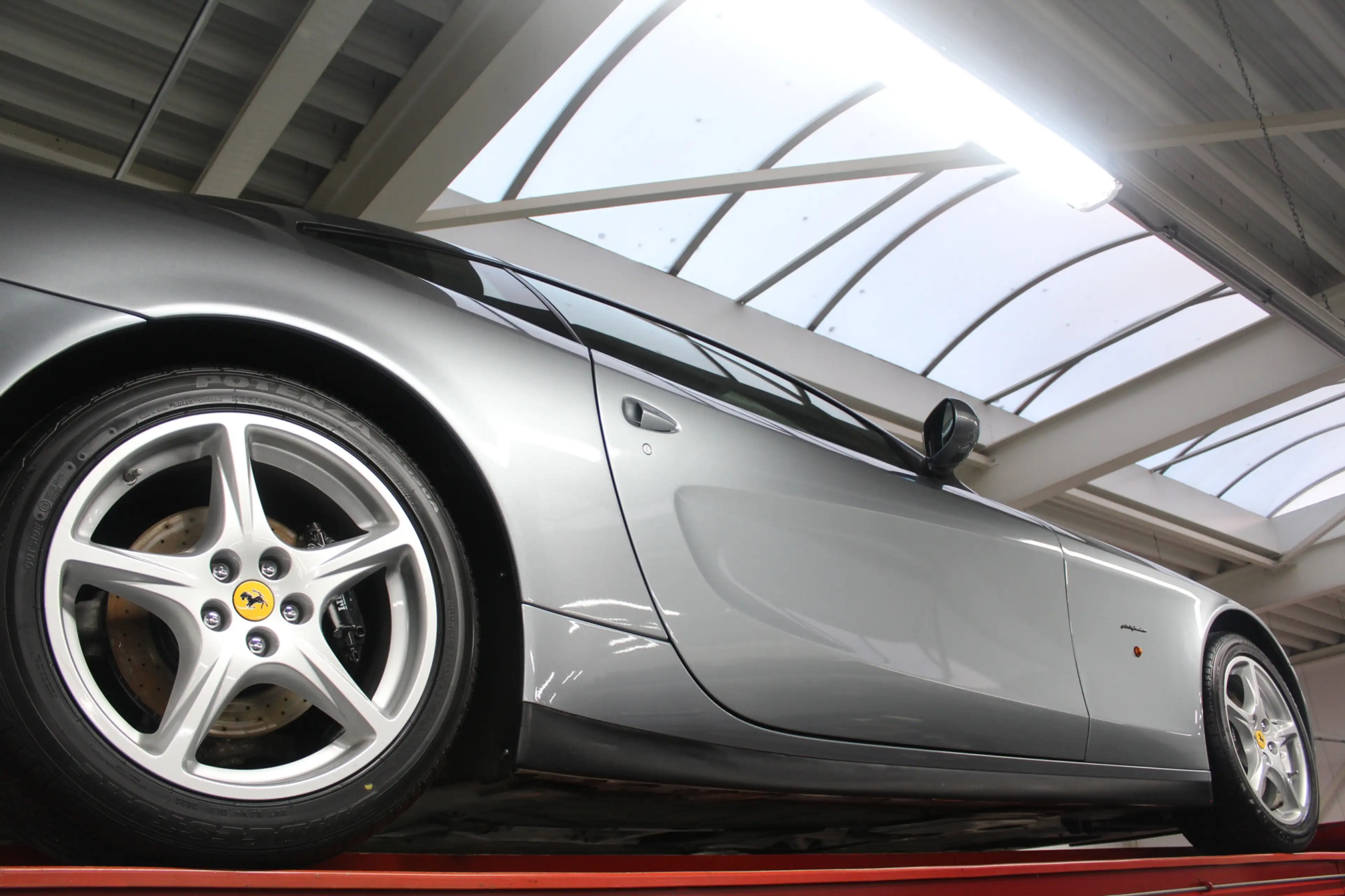Ferrari 612 Scaglietti Presented in Grigio Titanio with a blac — photo 10