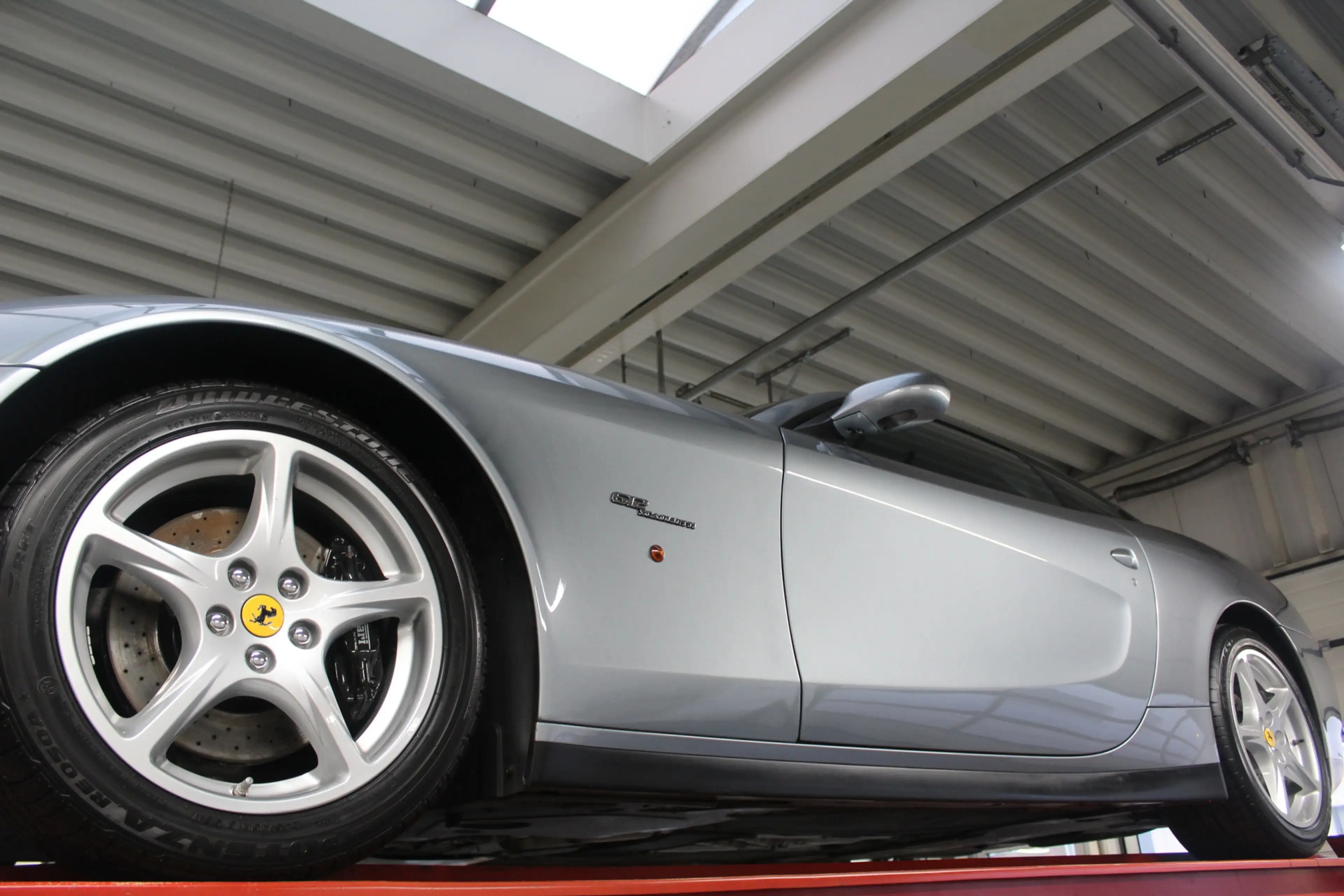 Ferrari 612 Scaglietti Presented in Grigio Titanio with a blac — photo 13
