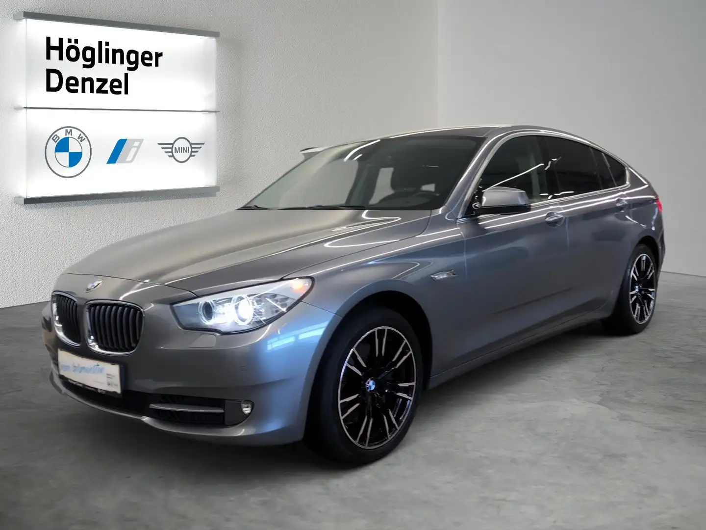 BMW 530 d xDrive Grau - 2