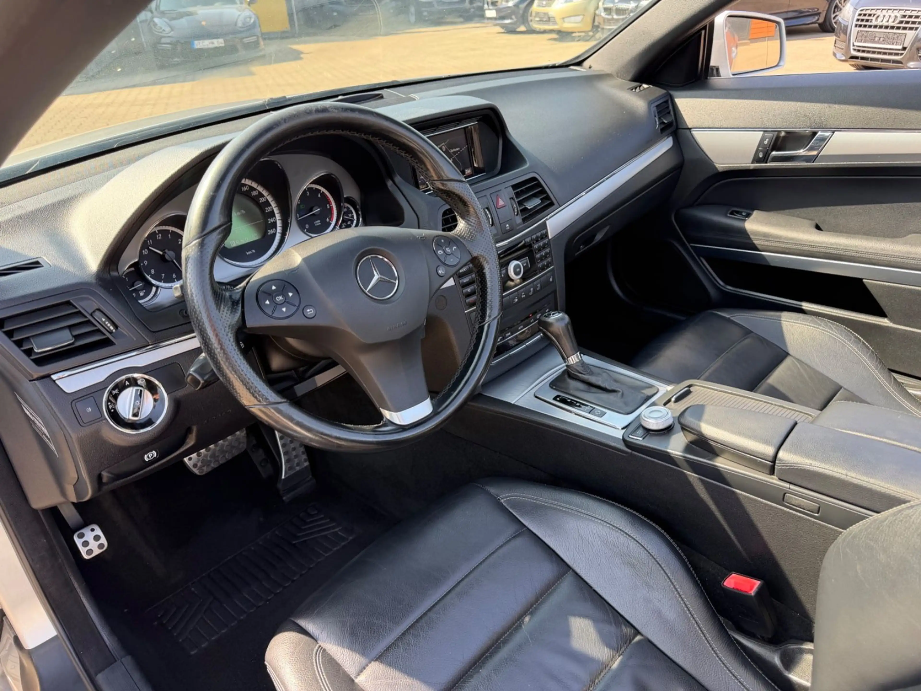 Mercedes-Benz E 250 E Cabrio CDI/NAVI/XENON/TEMPOMAT/EURO5 — photo 10