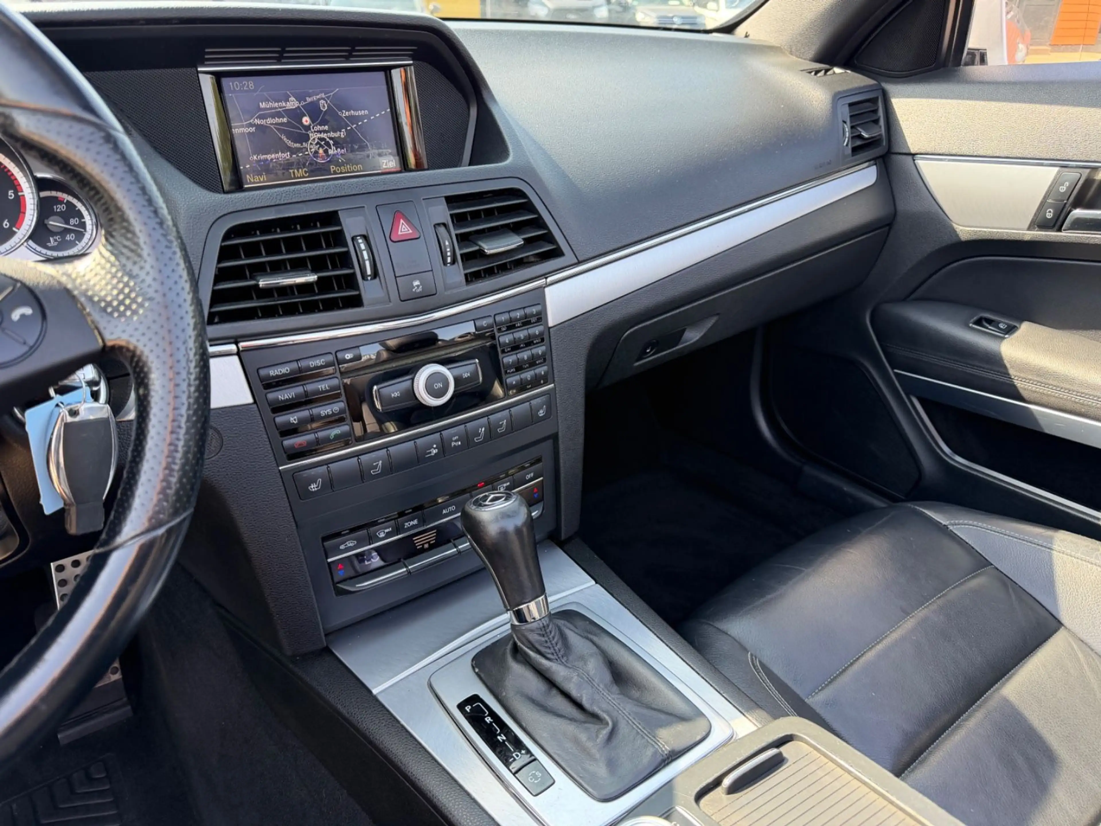 Mercedes-Benz E 250 E Cabrio CDI/NAVI/XENON/TEMPOMAT/EURO5 — photo 15