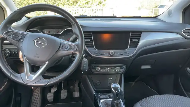 Opel Crossland X view 11