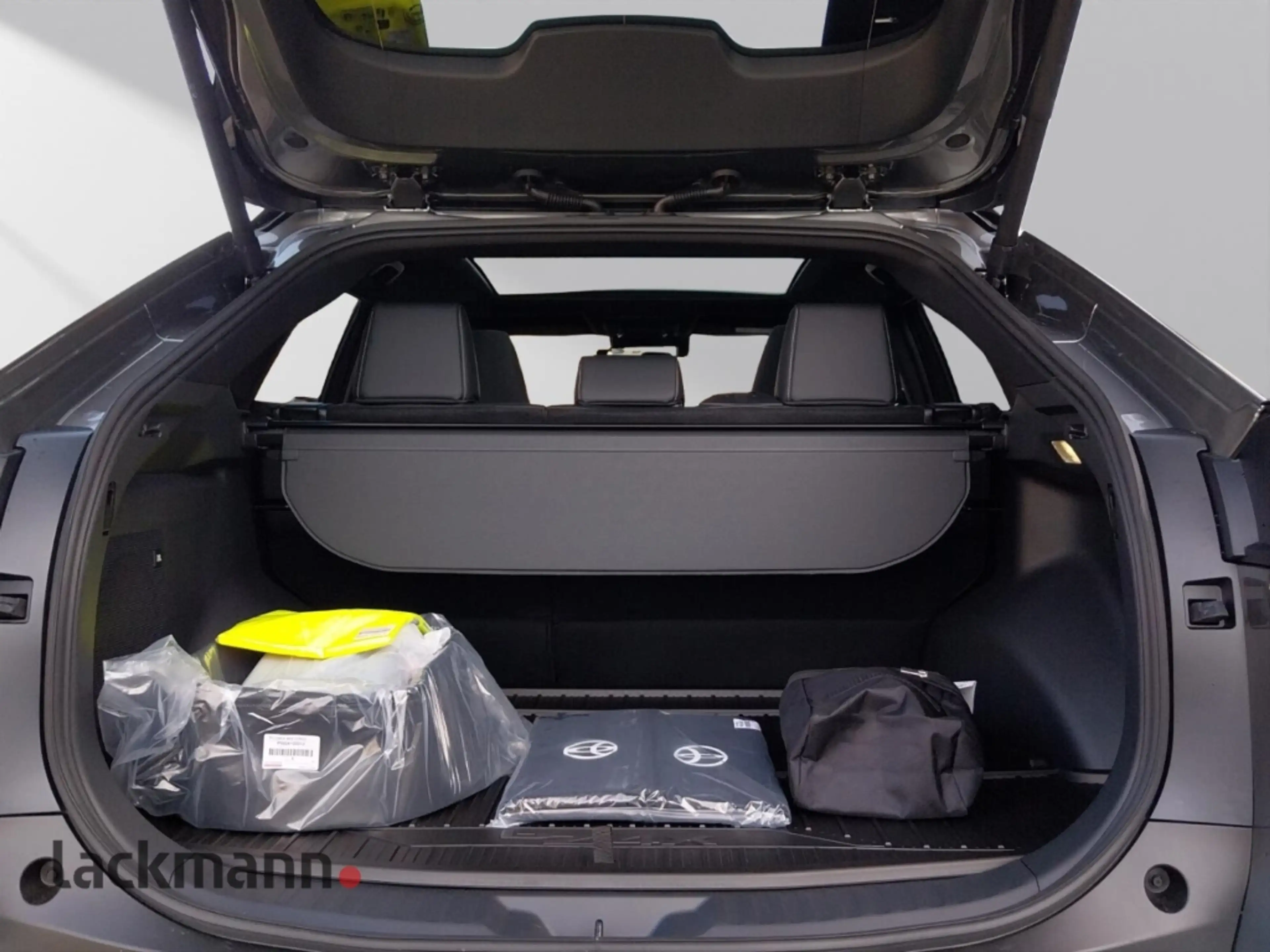 Toyota bZ4X AWD Lounge Elektromotor 252 kW 73 kWh, — photo 7