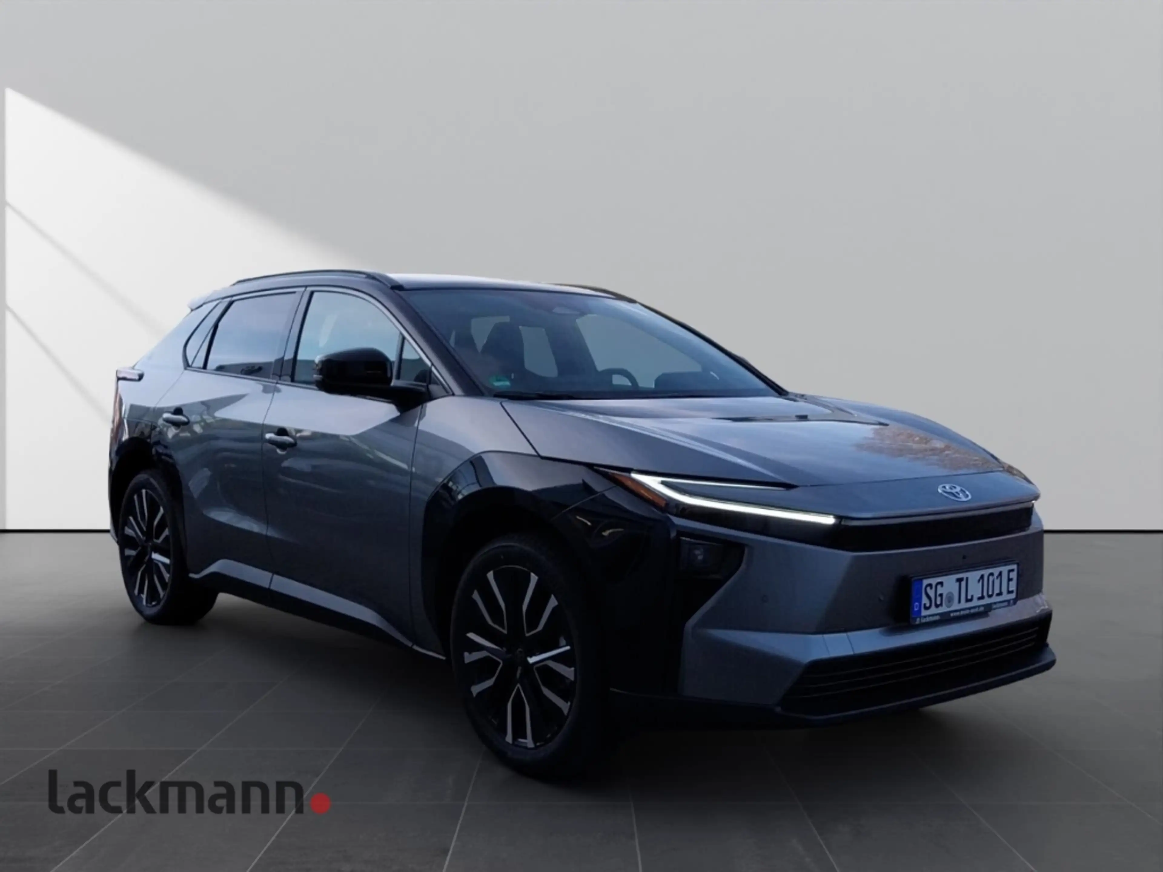 Toyota bZ4X AWD Lounge Elektromotor 252 kW 73 kWh, — photo 3