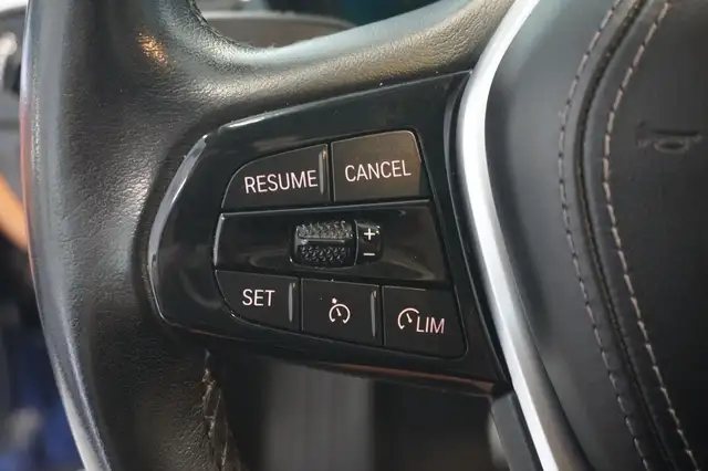 BMW 5 Series view 13